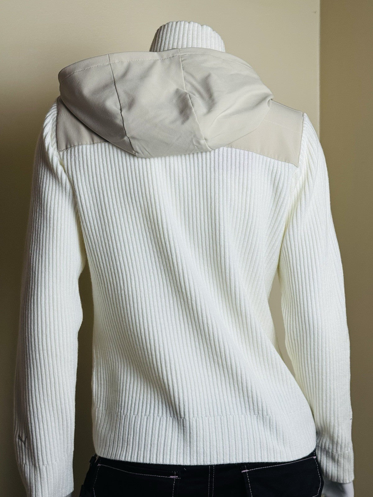 Puma Women's Golf Hooded Sweater Size S.   (B.112)