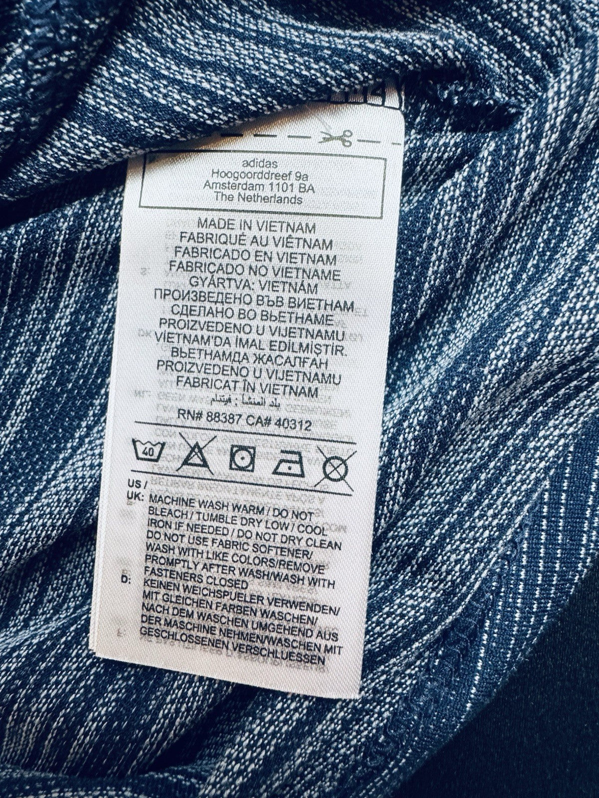 $60 Adidas Women’s Golf Shirt Sz S    (B.165)