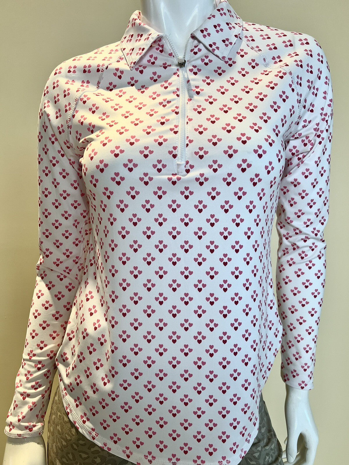 JoFit Women’s Long Sleeve White Pink Hearts Size XS Sweatshirt.   (10)