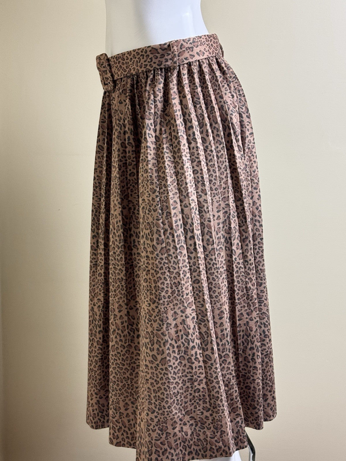 Alice Blue Leopard Knit Pleated Skirt Belted Size L. (B.155)