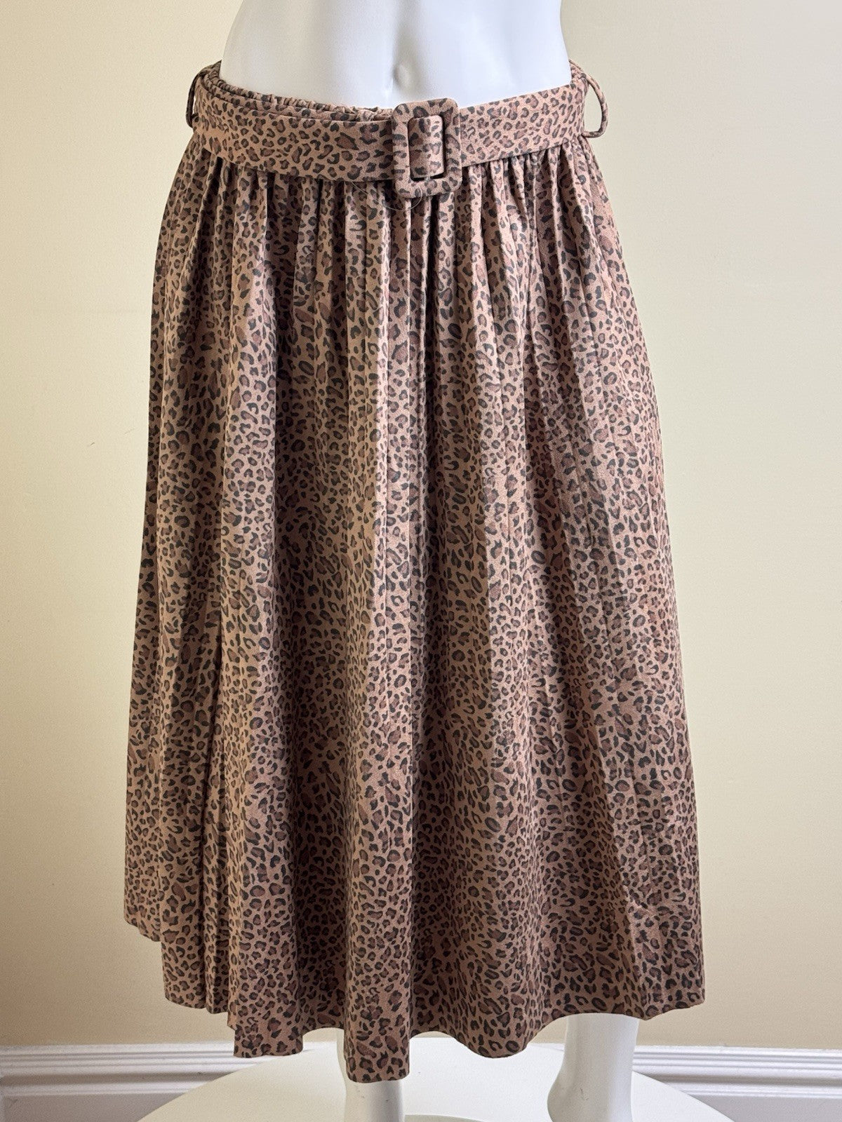 Alice Blue Leopard Knit Pleated Skirt Belted Size L. (B.155)