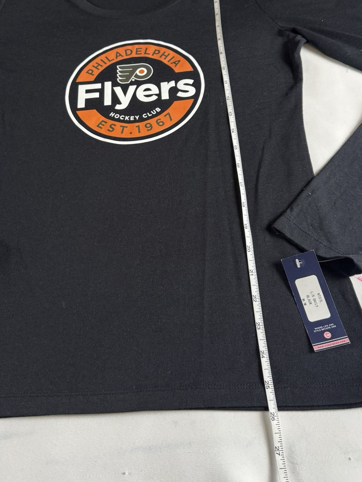 LeverWear Women's Flyers Logo Sweatshirt Sz M.   (B.146)