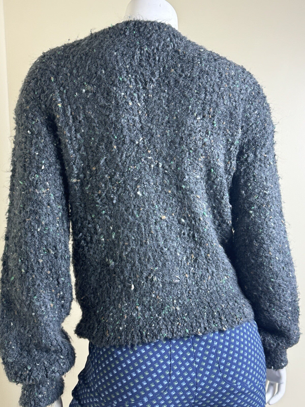 $79 Calvin Klein Women's Shaggy Sweater Size XS. (B.118)