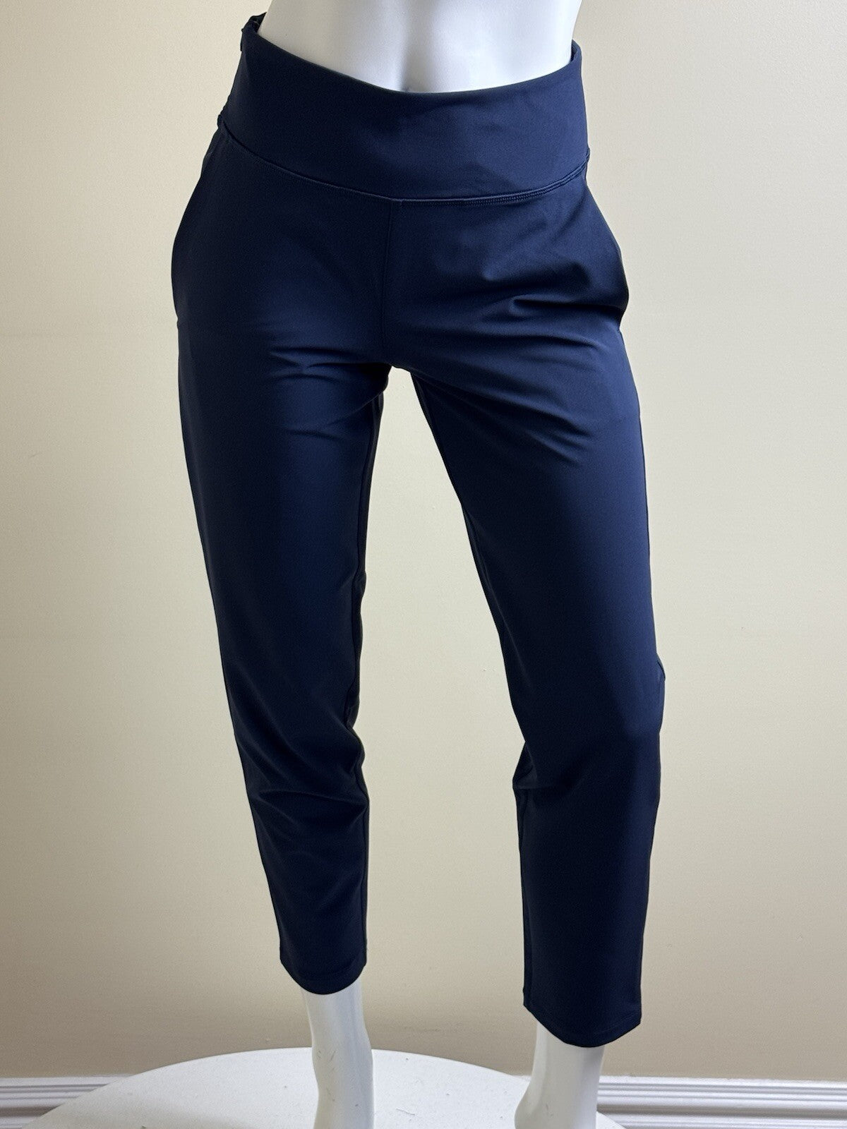 Puma Women’s Navy Golf Pants Sz S.   (B.124/1)