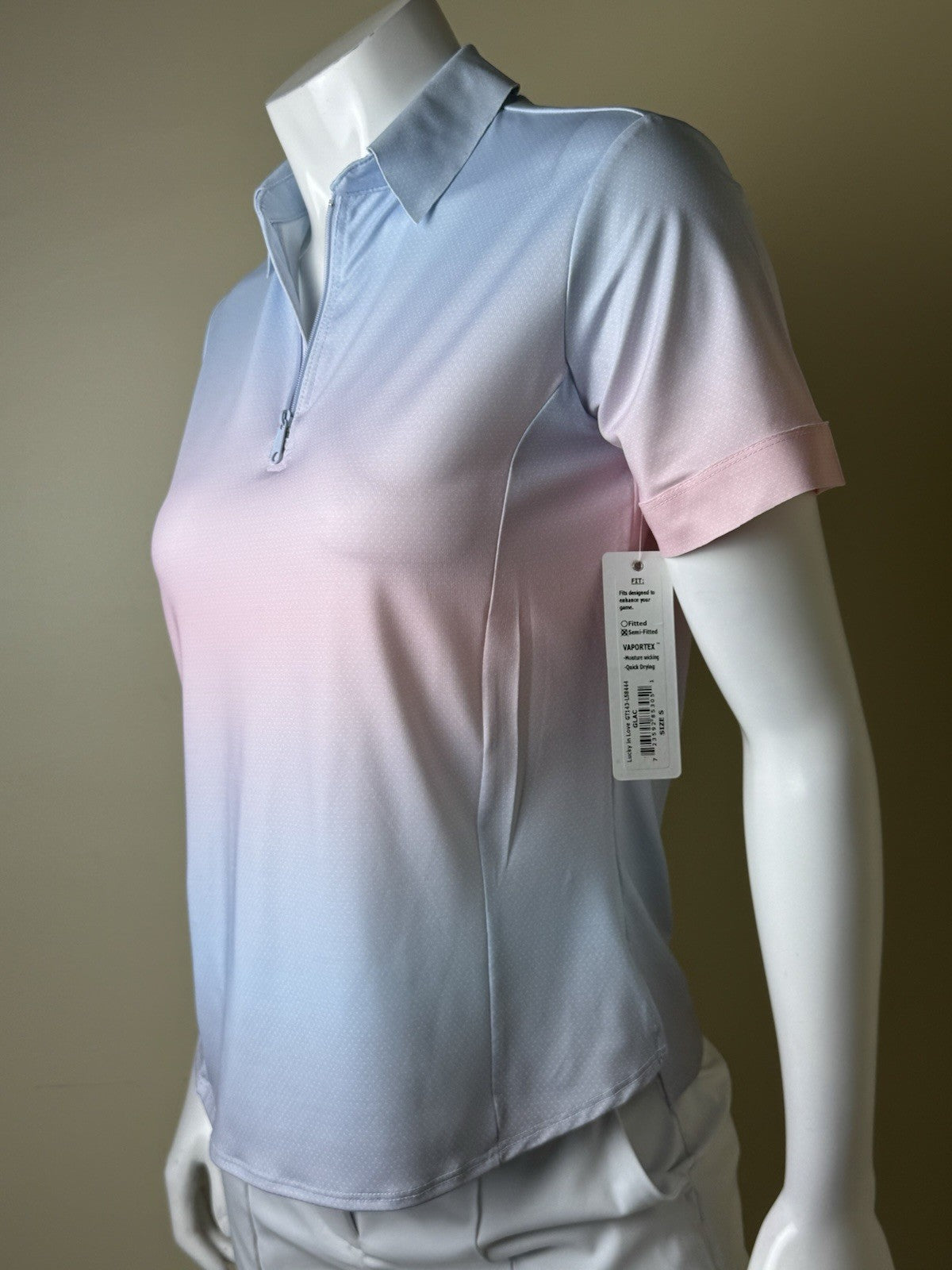 Lucky In Love Women’s Tennis Golf Shirt Sz S.     (B.162)