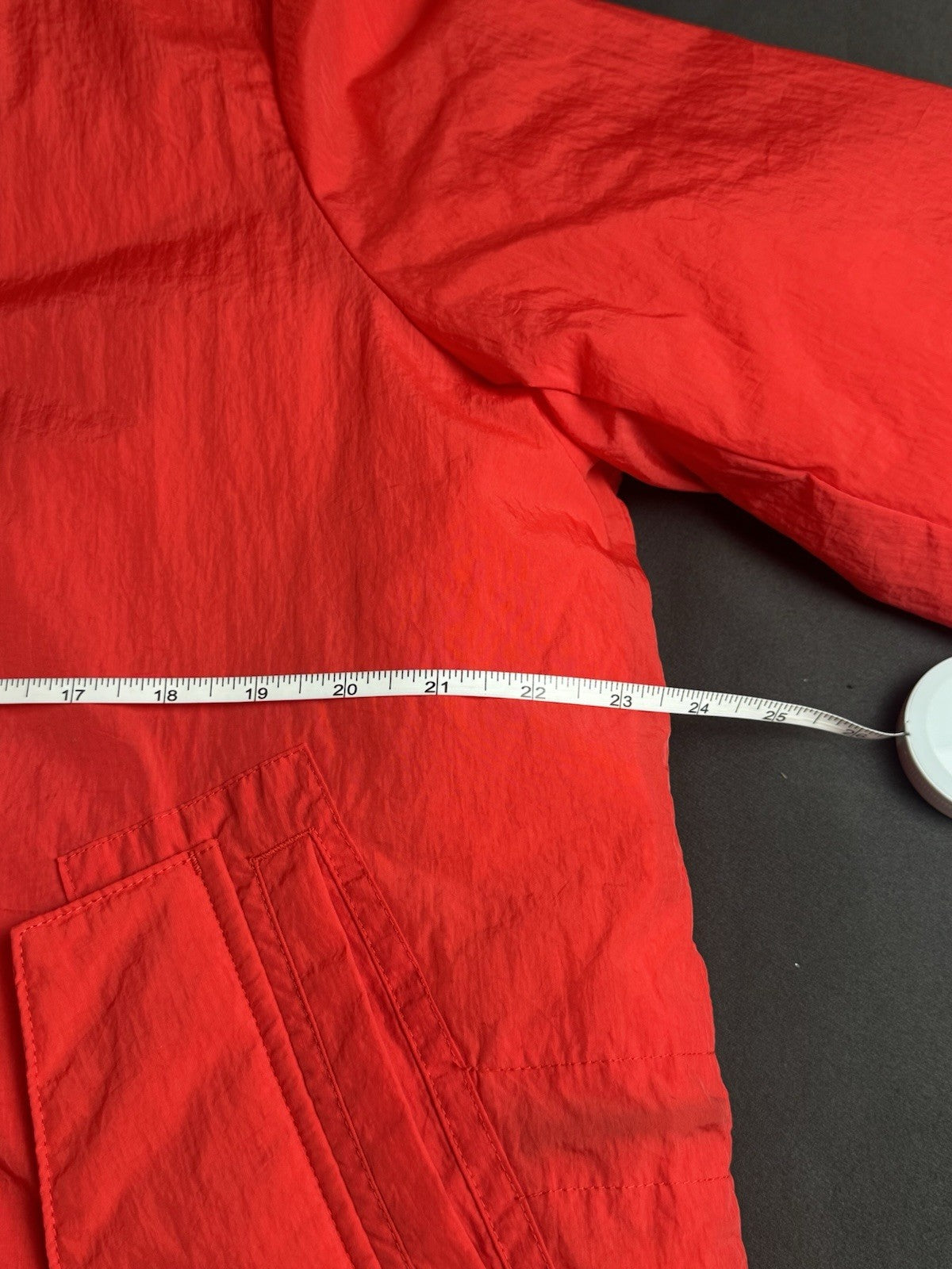 NIKE Women’s Red Long jacket Size L.   (B.091)