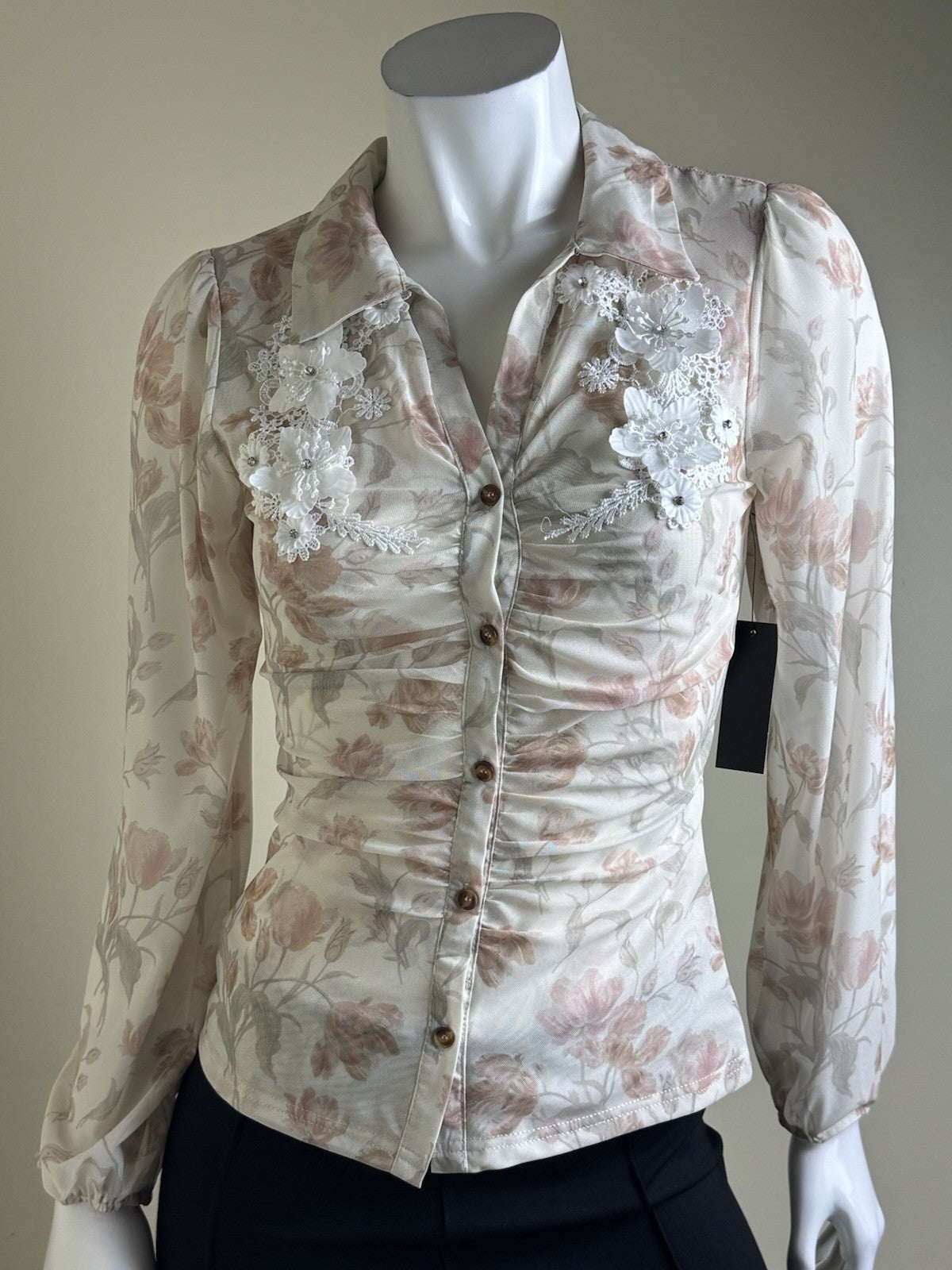 Alice Blue Women’s Long Sleeves Shirt Sz XL.     (B.151)