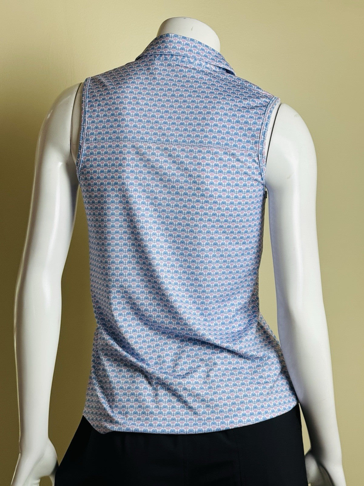 Puma Women’s Golf Shirt Sz S.   (B.183/1)