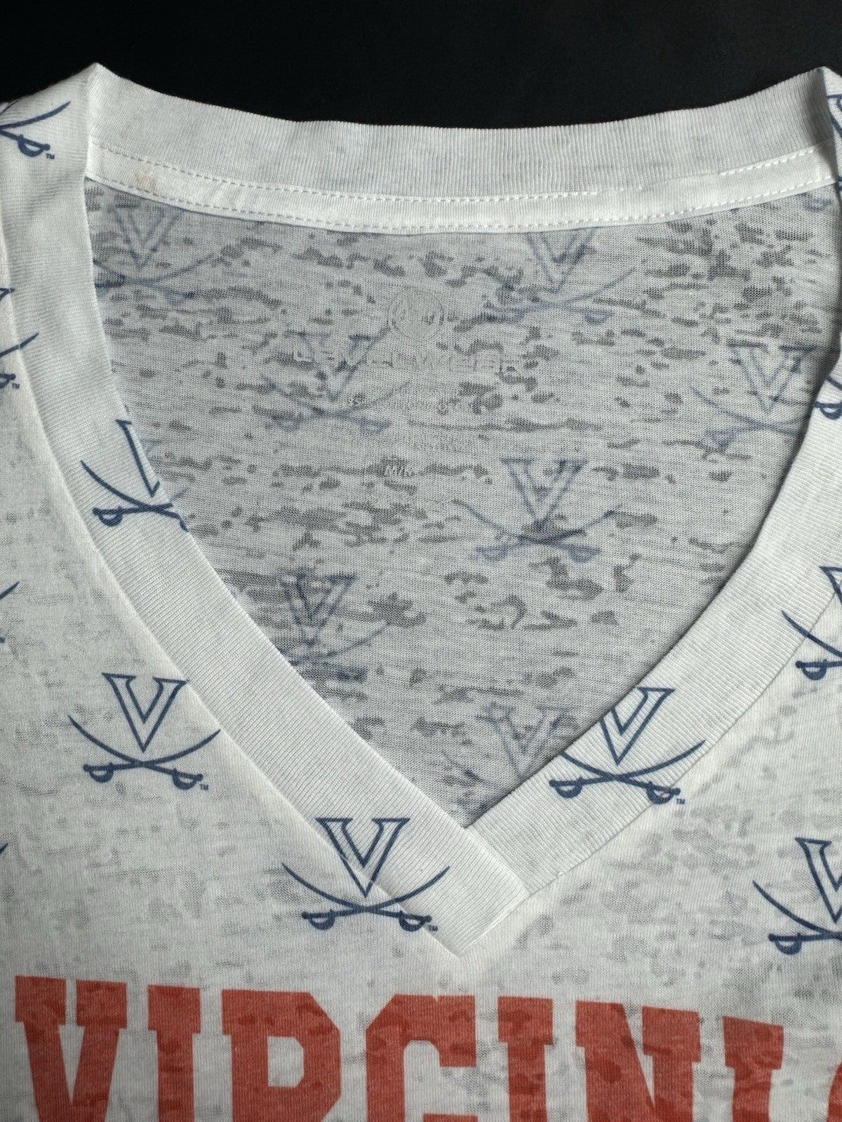 LeverWear Women's Virginia Logo shirt Sz M   (B.170)