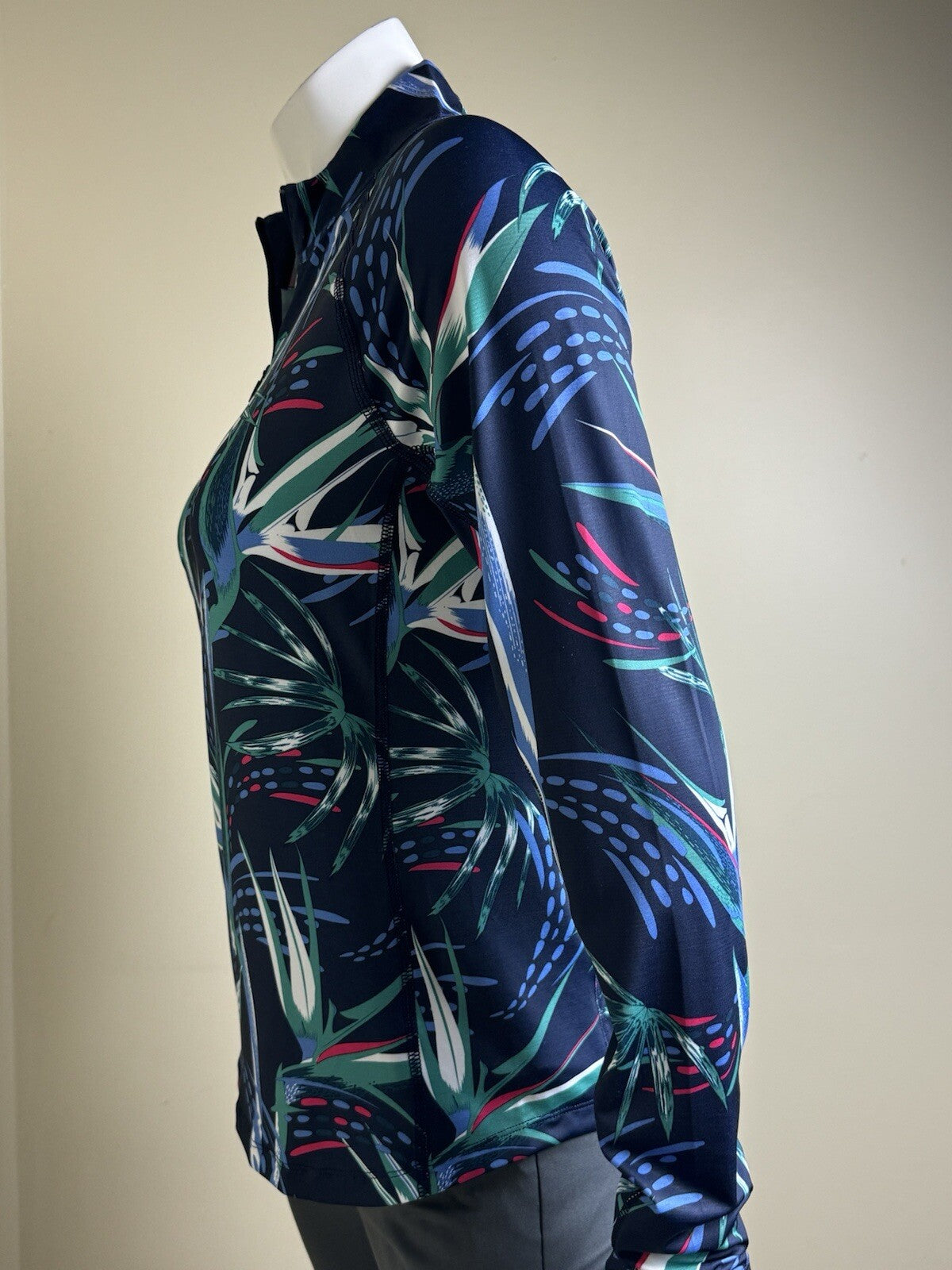 Puma Women's Golf Sweatshirt Size S.   (B.111)