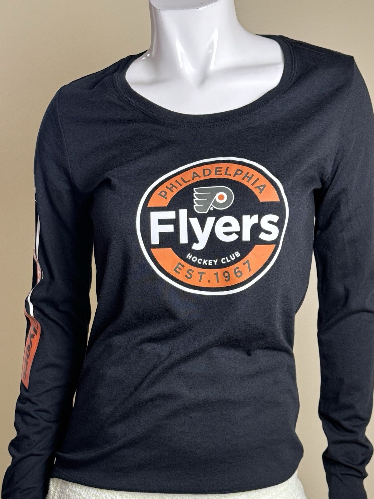 LeverWear Women's Flyers Logo Sweatshirt Sz M.   (B.146)