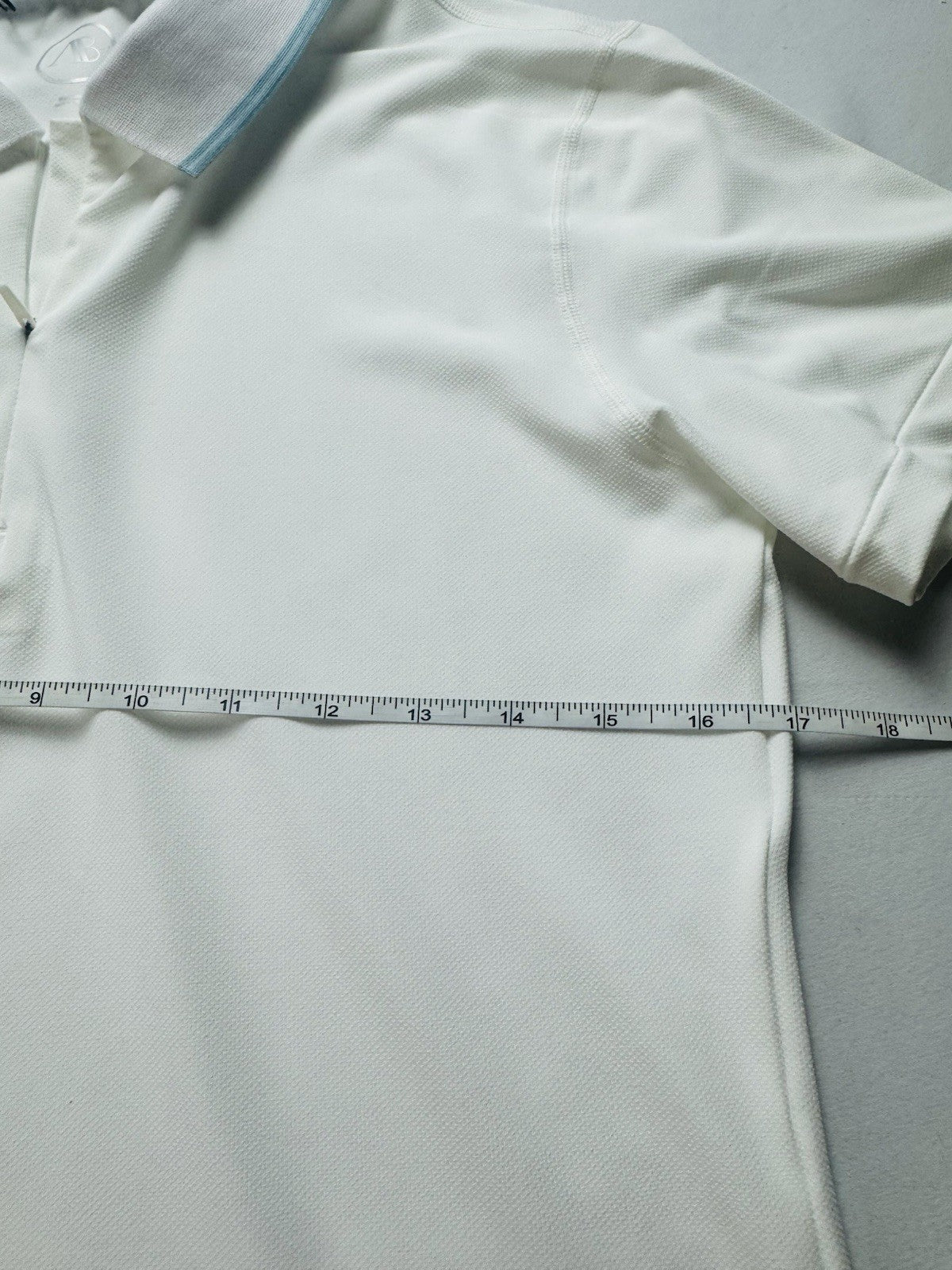 Addison Bay Women’s Golf/Tennis Shirt Sz M      (B.158)