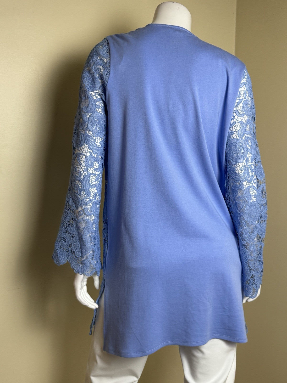 $99 Isaac Mizrahi Lace Open Front Cardigan Blue Size S.     (B.172)