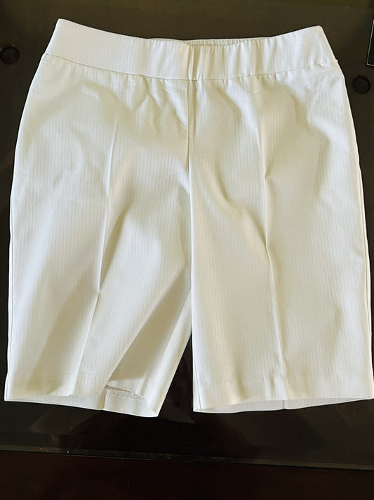 Laura Cruz Women’s Shorts Ivory Size M