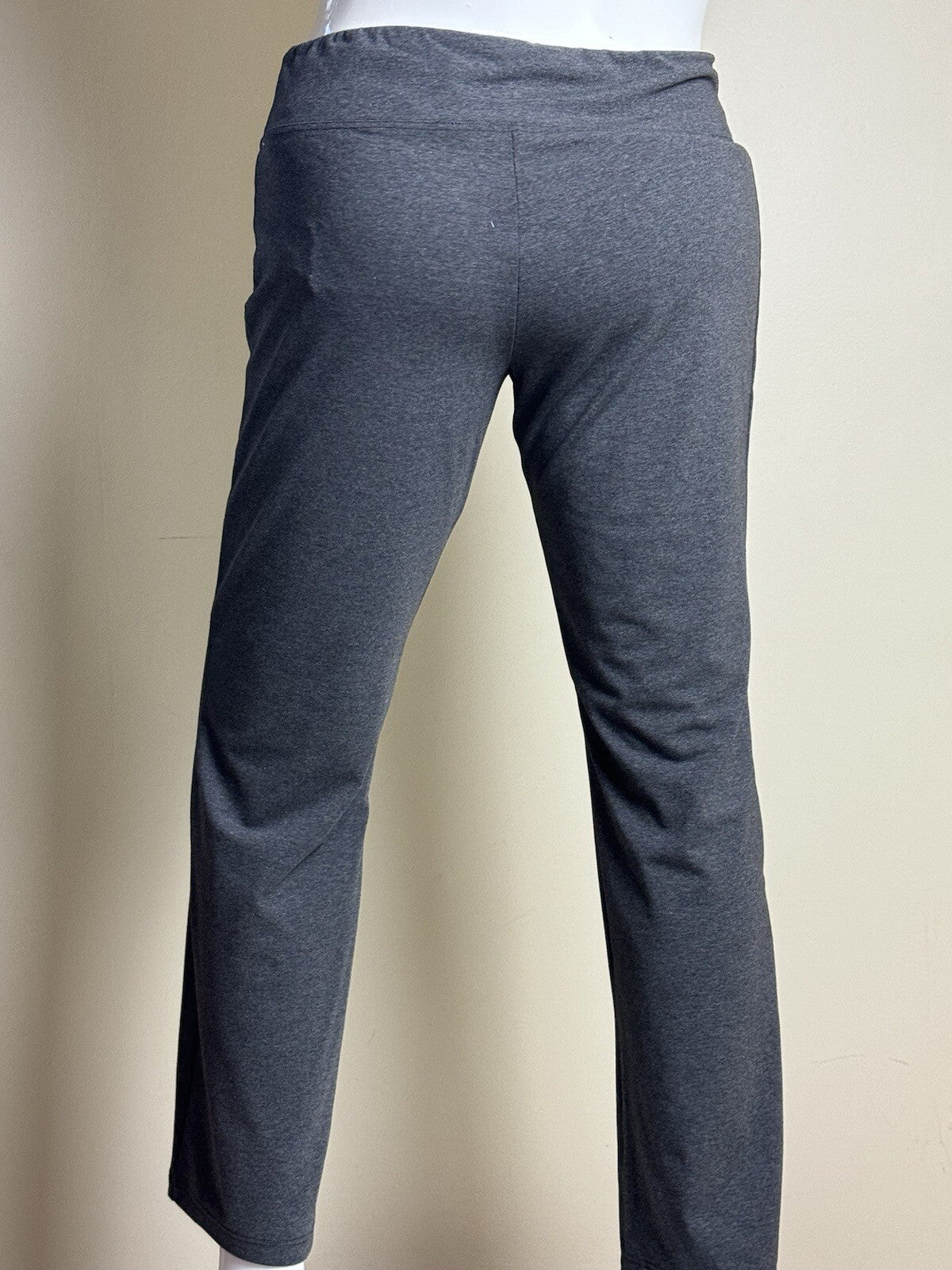 NIRLON Women’s Charcoal Gray Stretch Pants Sz 2XL. (B.100)