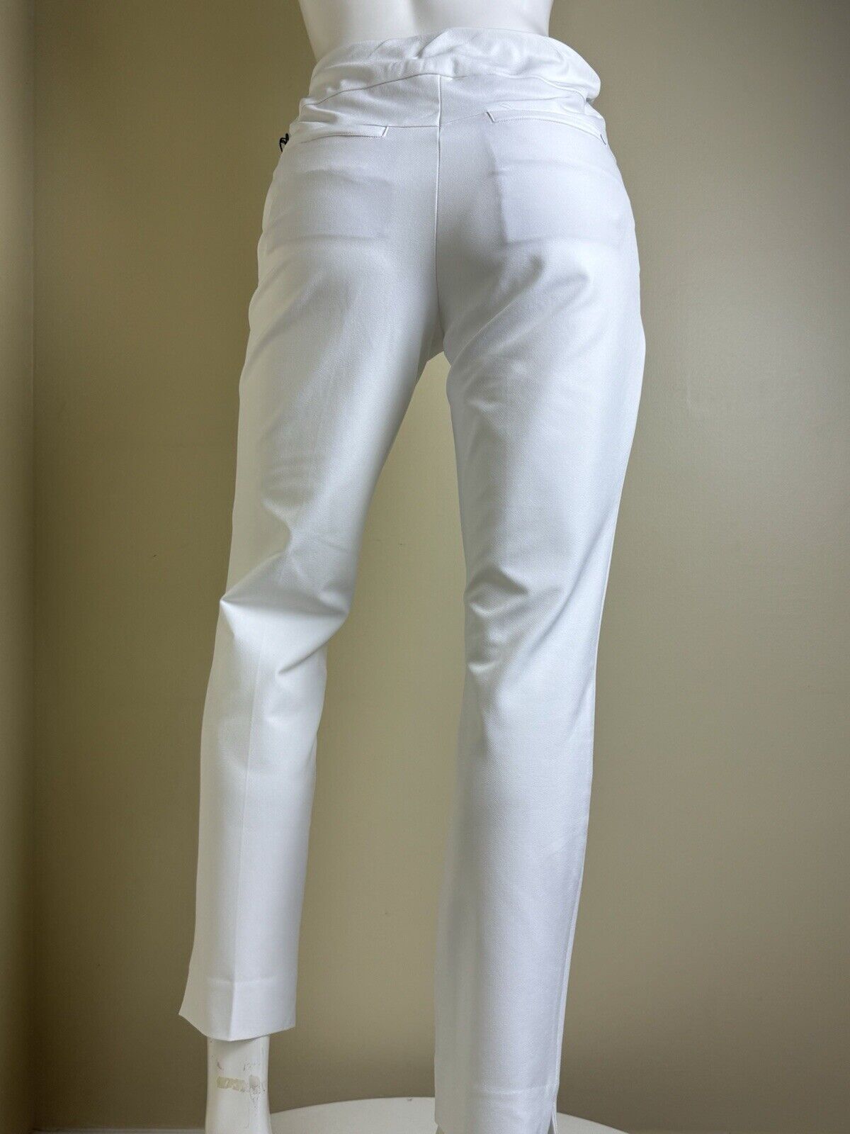 Tail Women's Golf Pants UPF 50+ Comfort Stretch White Sz 8. (B.82)