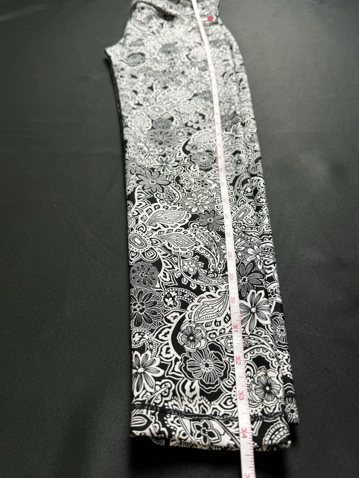 $69 Tommy Hilfiger Women’s Legging Pants Sz S (B.83)