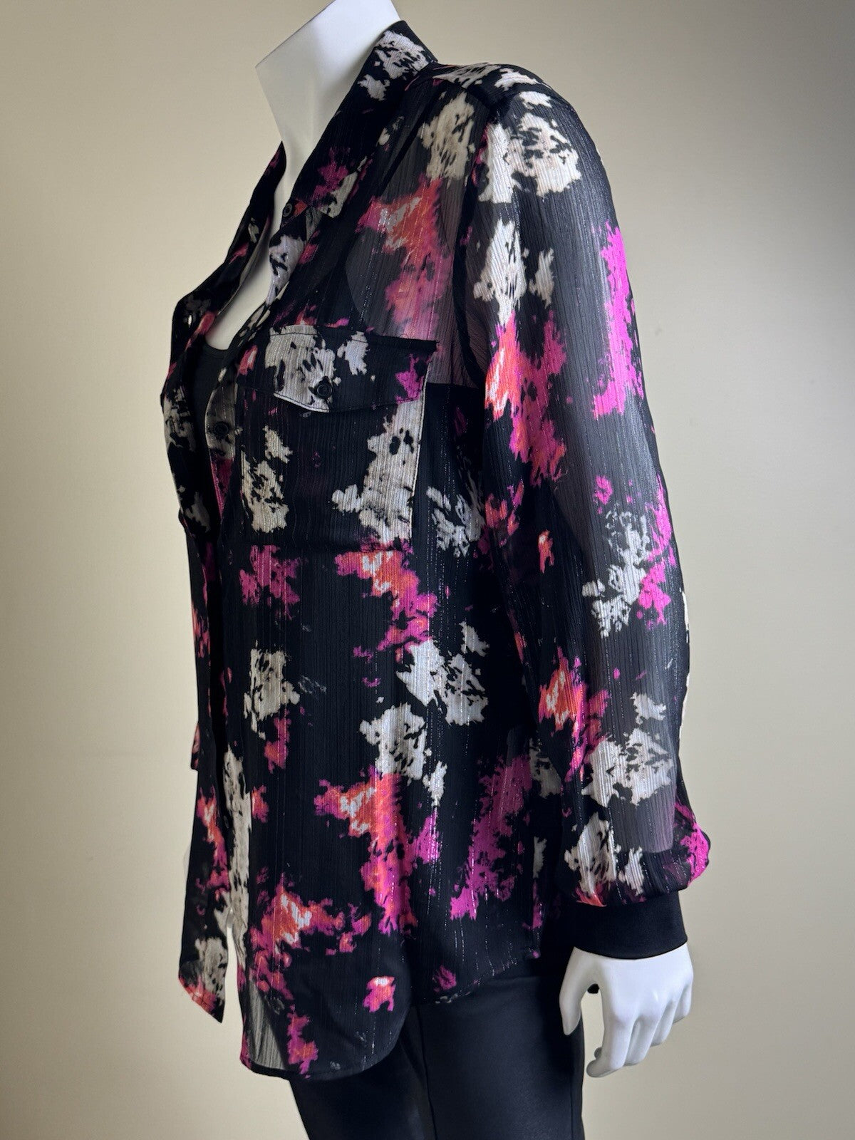 $89 DKNY Women’s Long Sleeves Top Sz L .  (B.141)