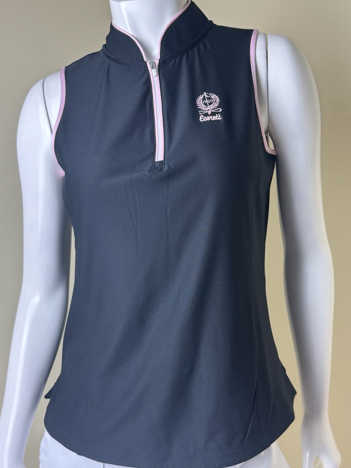 BELYN KEY Women’s Golf Shirt Sz S.    (B.161)