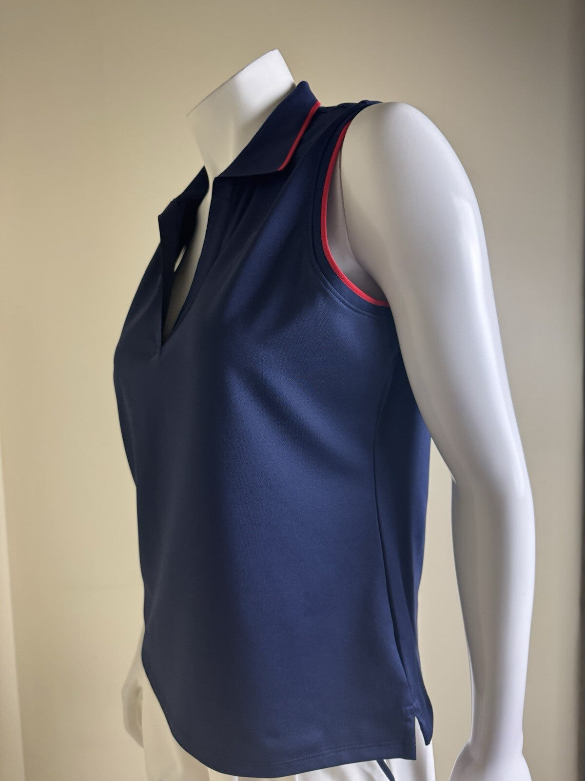 Renwick Women’s Polo Golf Shirt Sz M.    (B.132)