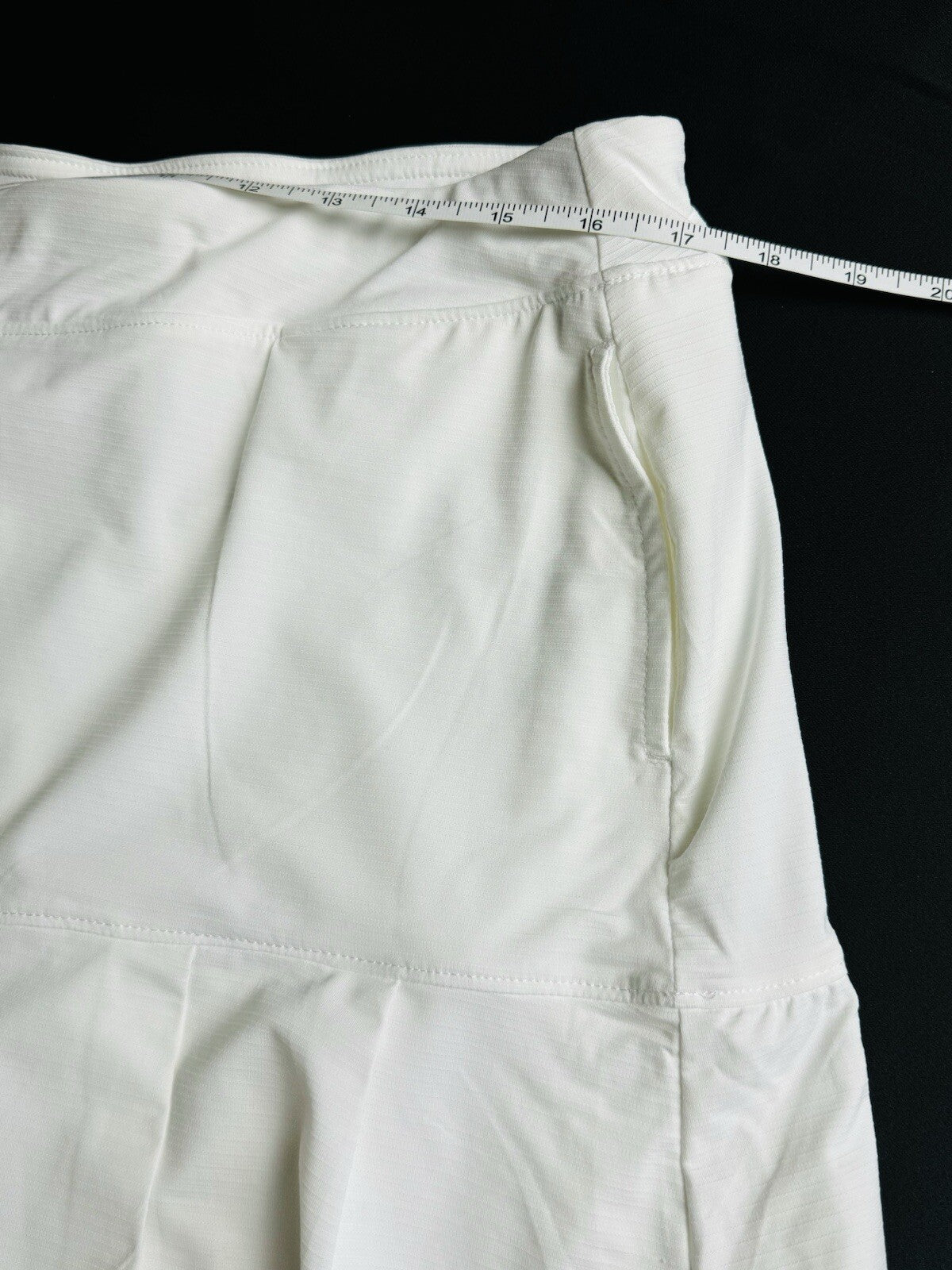 Sport Haley Women’s Golf Skirt Skort Sz L  (B.88)