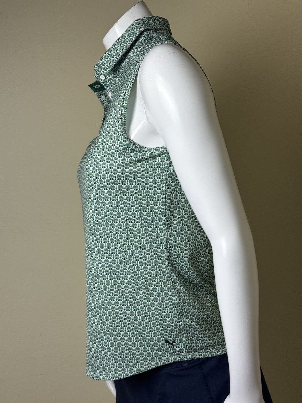 Puma Women’s Golf Shirt Sz S.   (B.164)