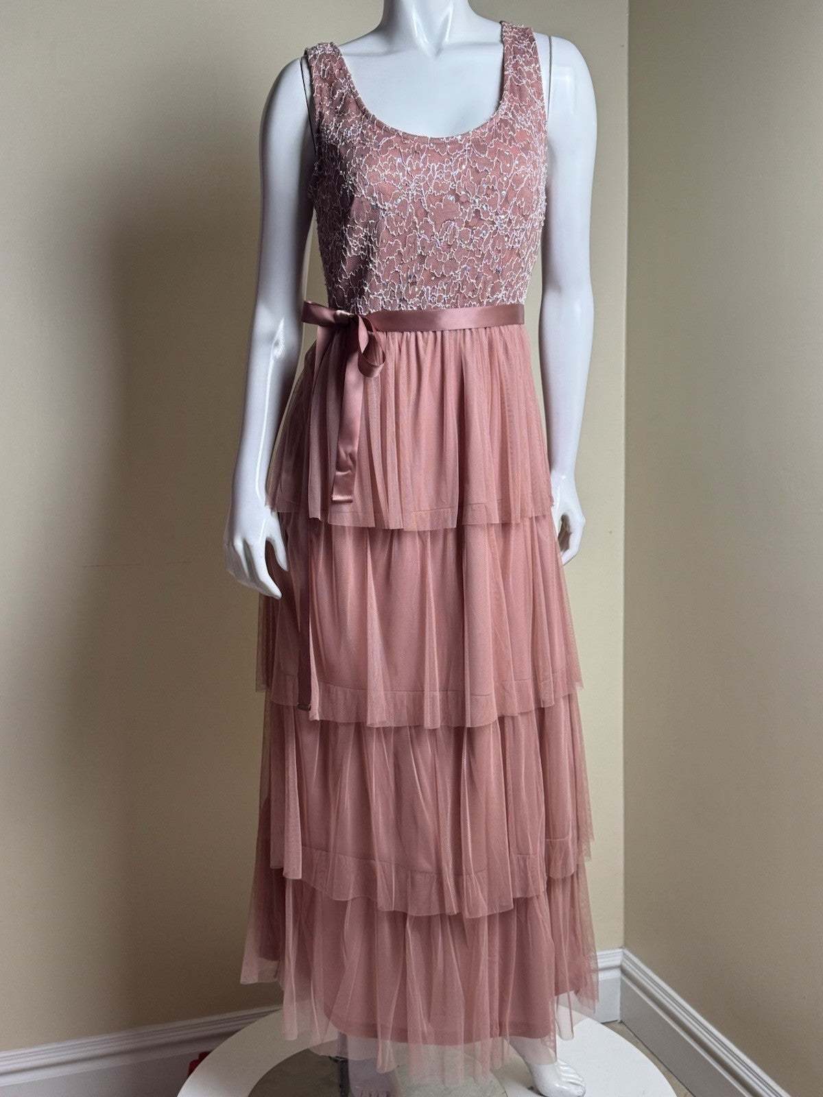 Lovely Grace Women’s Maxi Long Dress Sz M.  (B.172)