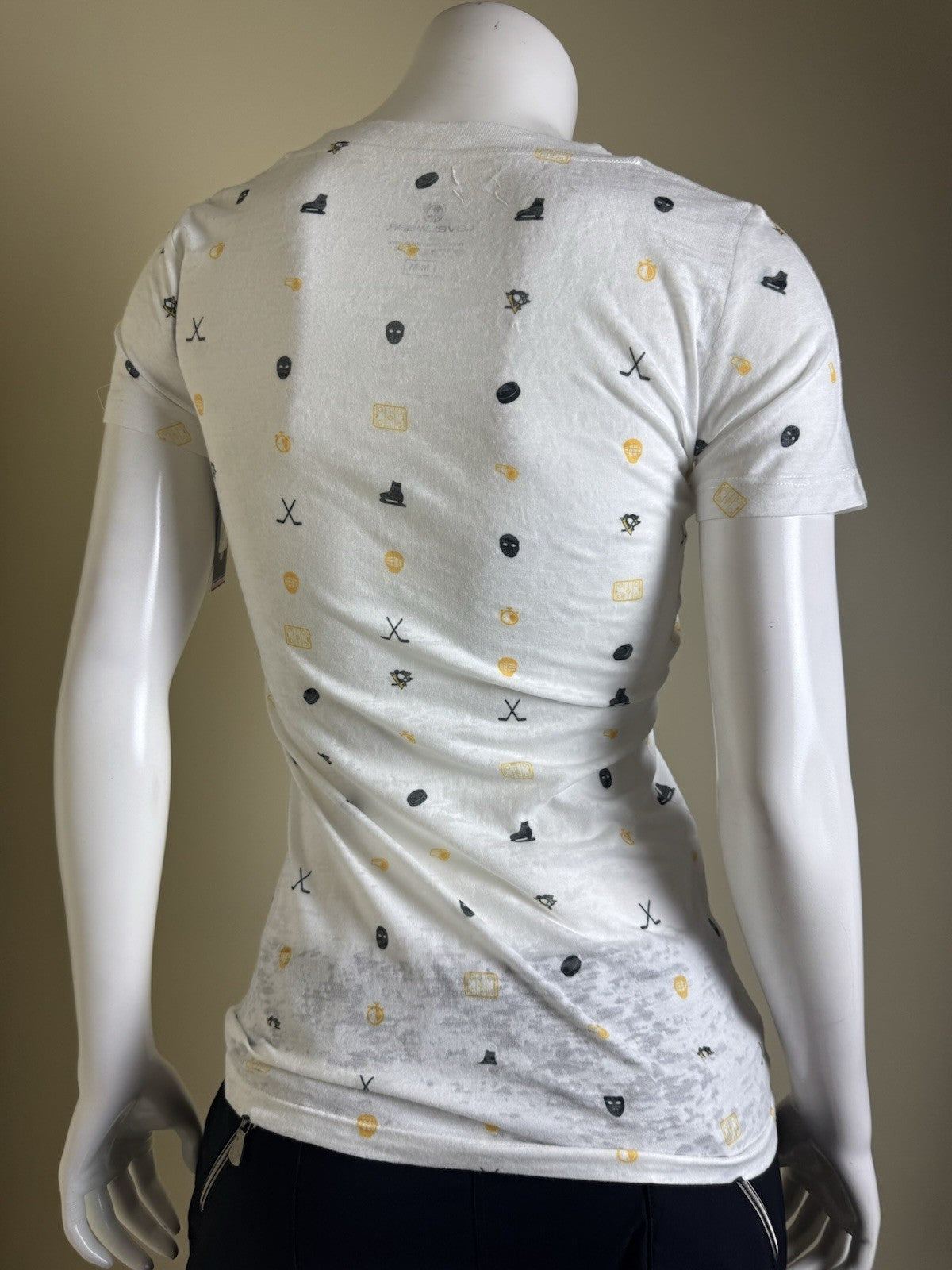 LeverWear Women's Golf shirt Hockey Print Sz M   (B.160)