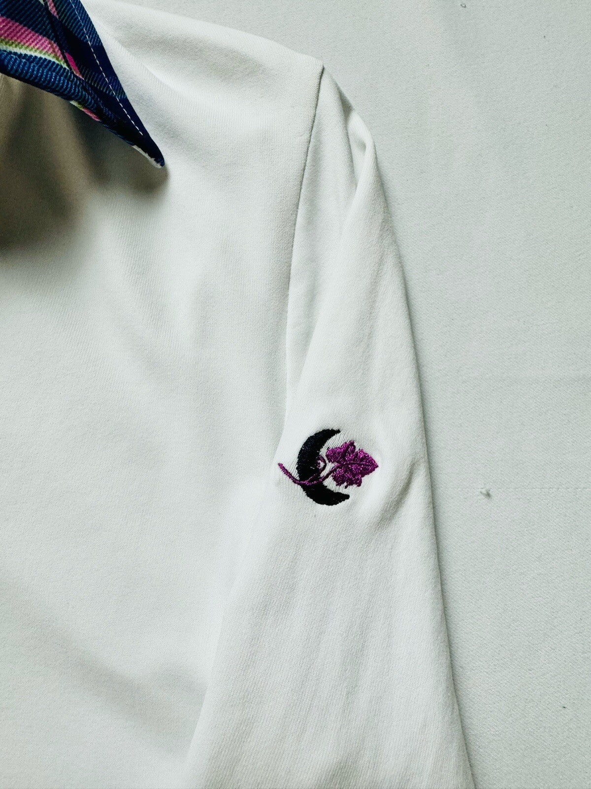 Lohla Sport Women’s Golf shirt White w/Plaid Sz XS.   (B.113)