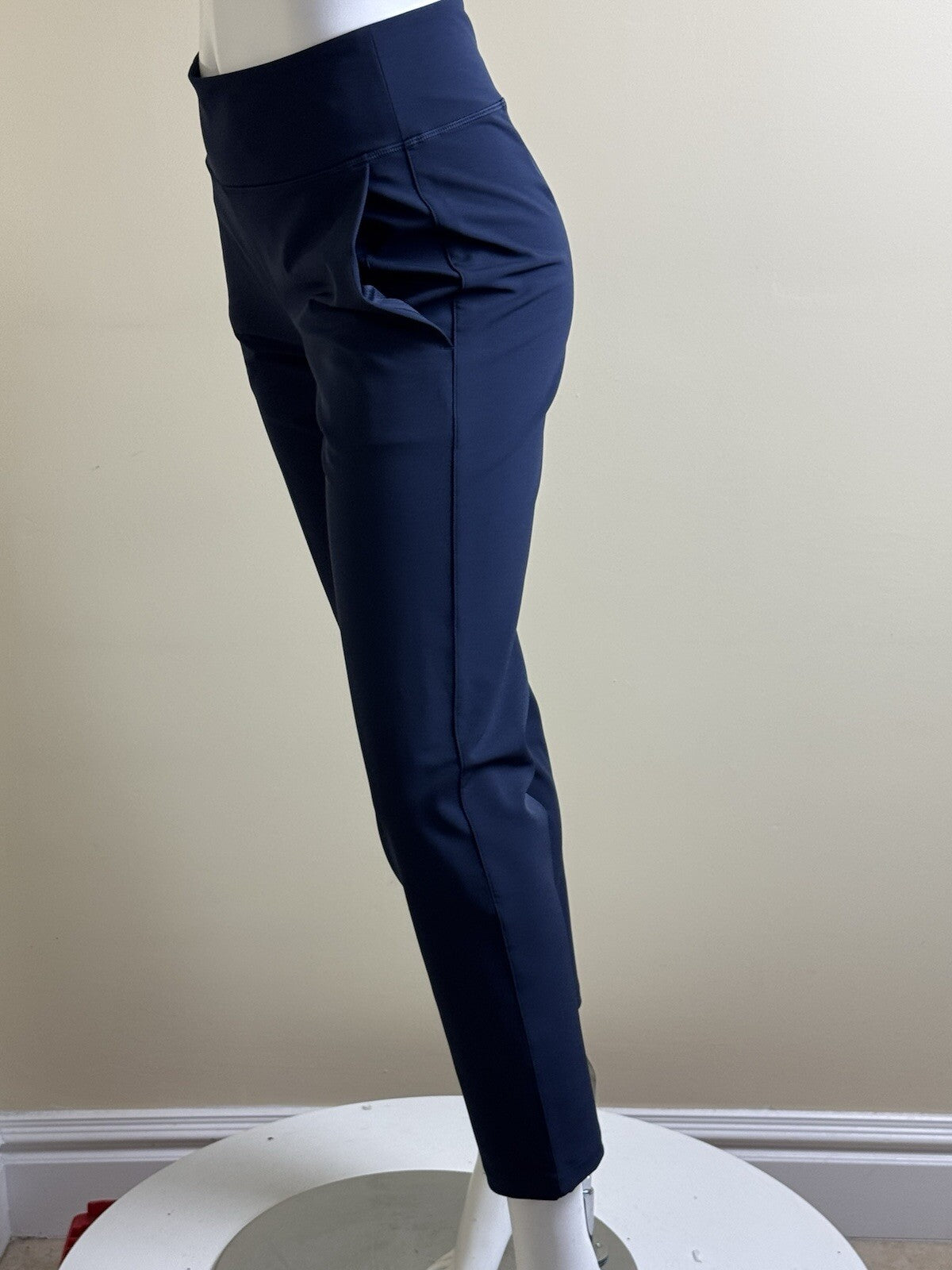 Puma Women’s Navy Golf Pants Sz S.   (B.124/1)