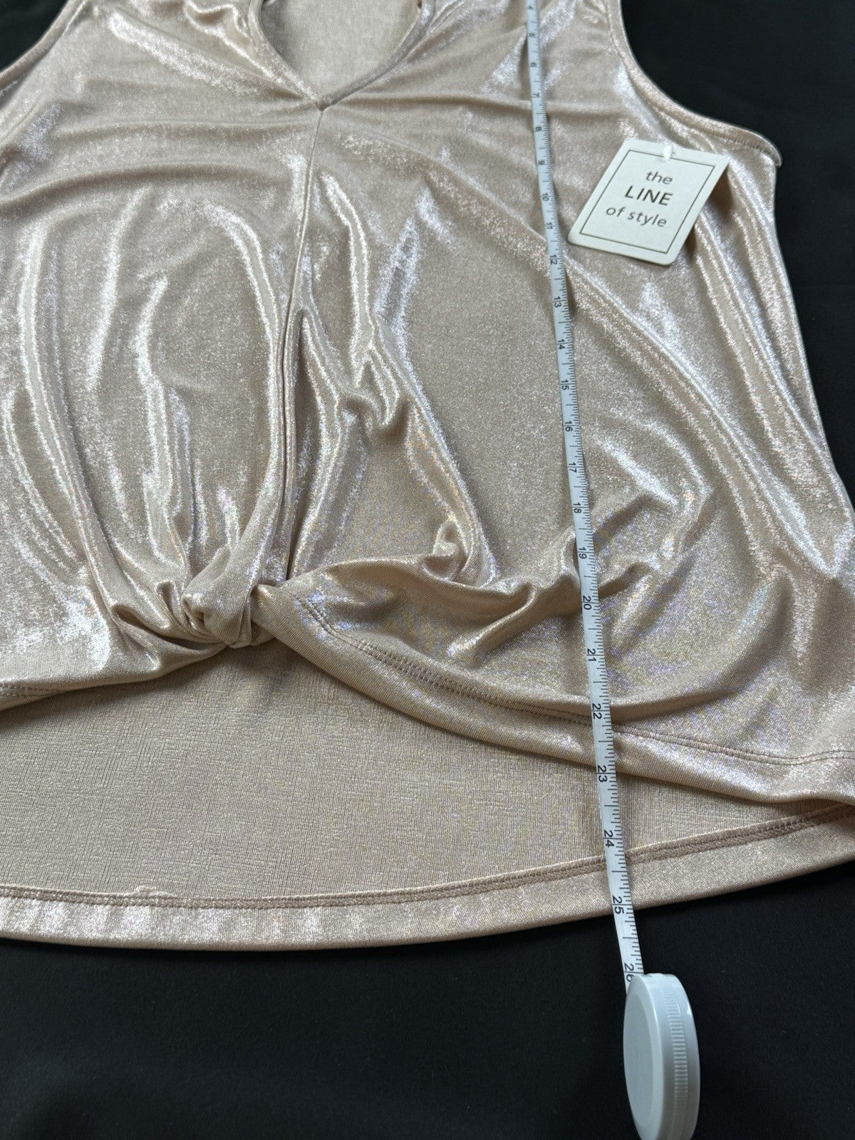 THE LINE OF STYLE Women’s Satin Blouse Sz L. (B.187)