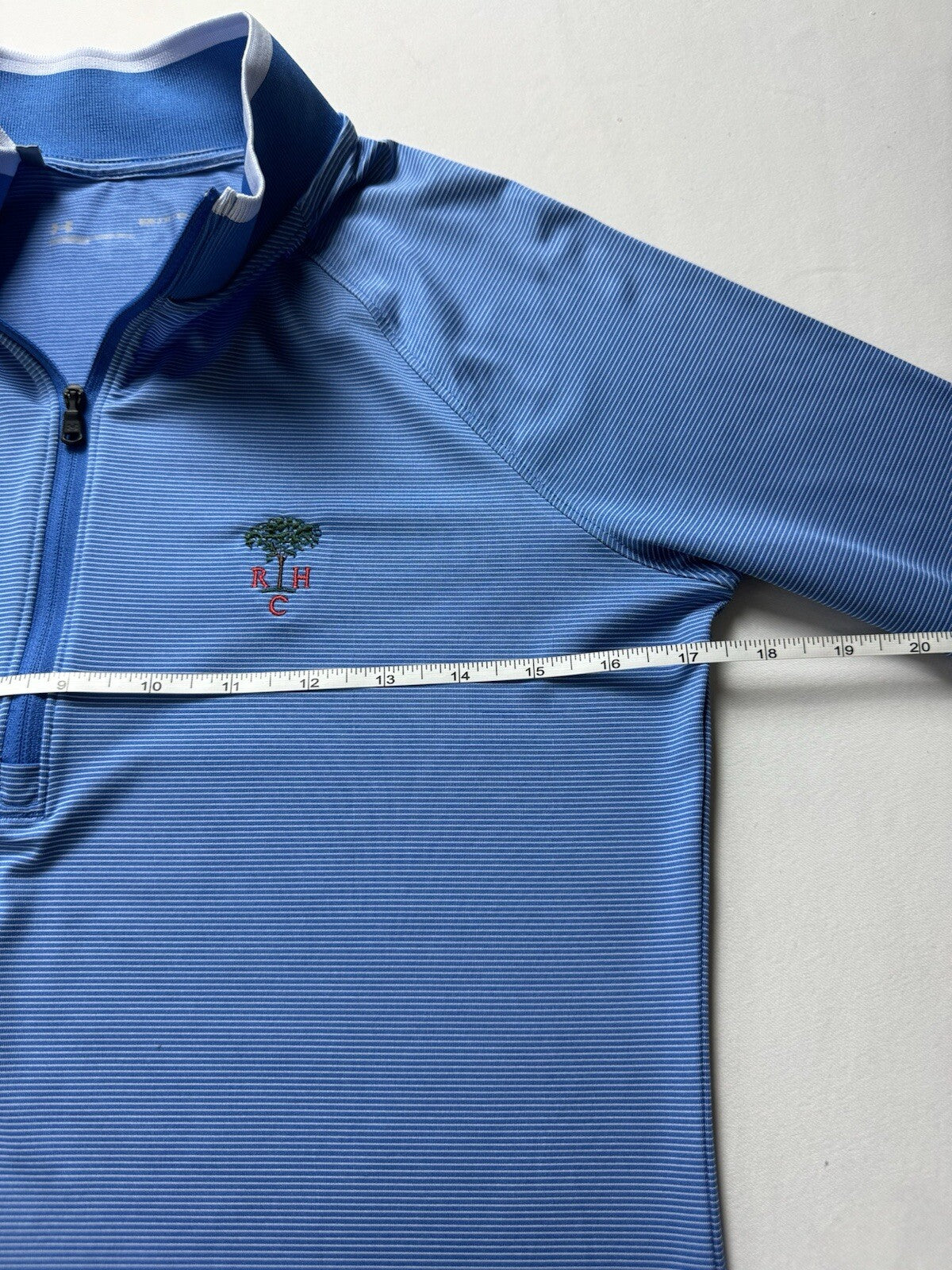 Under Armour Women's Golf Sweatshirt Blue Size S.  (B.106)