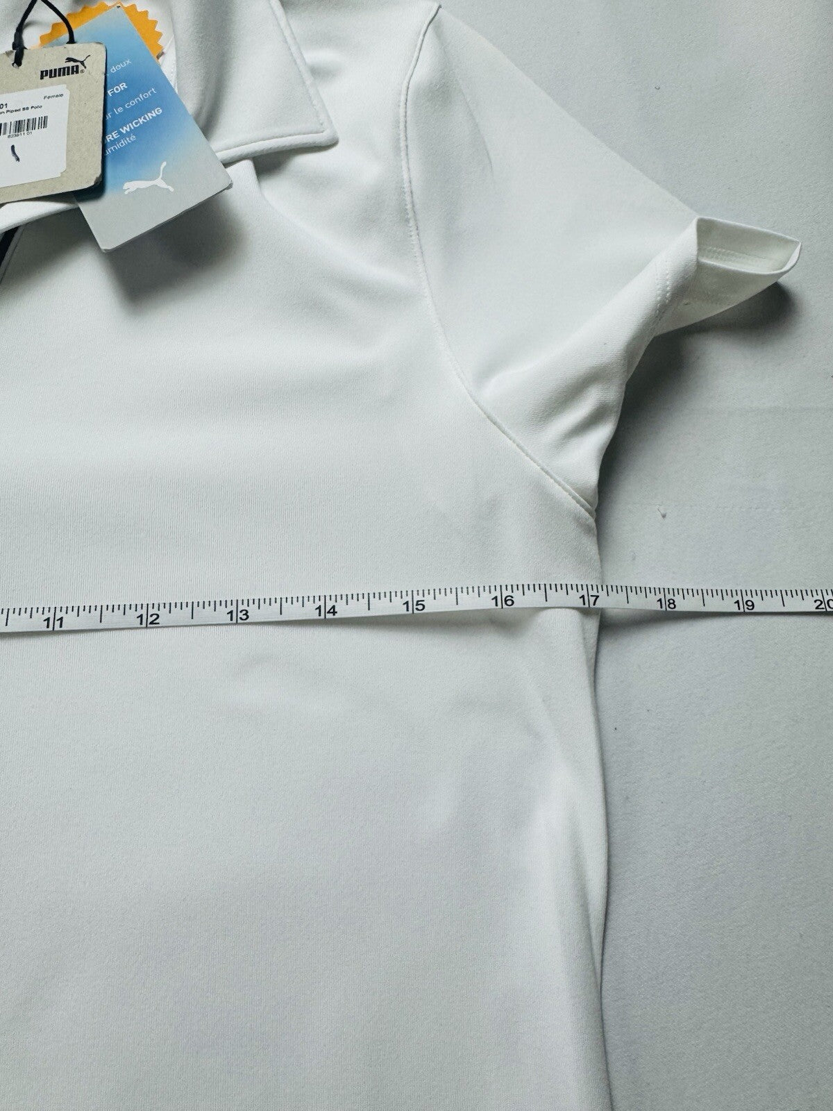 Puma Women’s Golf Shirt Sz S.   (B.132)