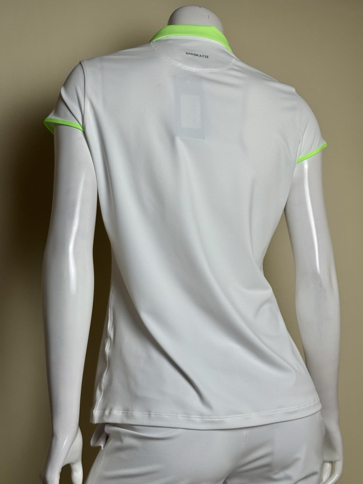 Annika Cutter and Buck Women’s Polo Shirt Size M      (B.172)