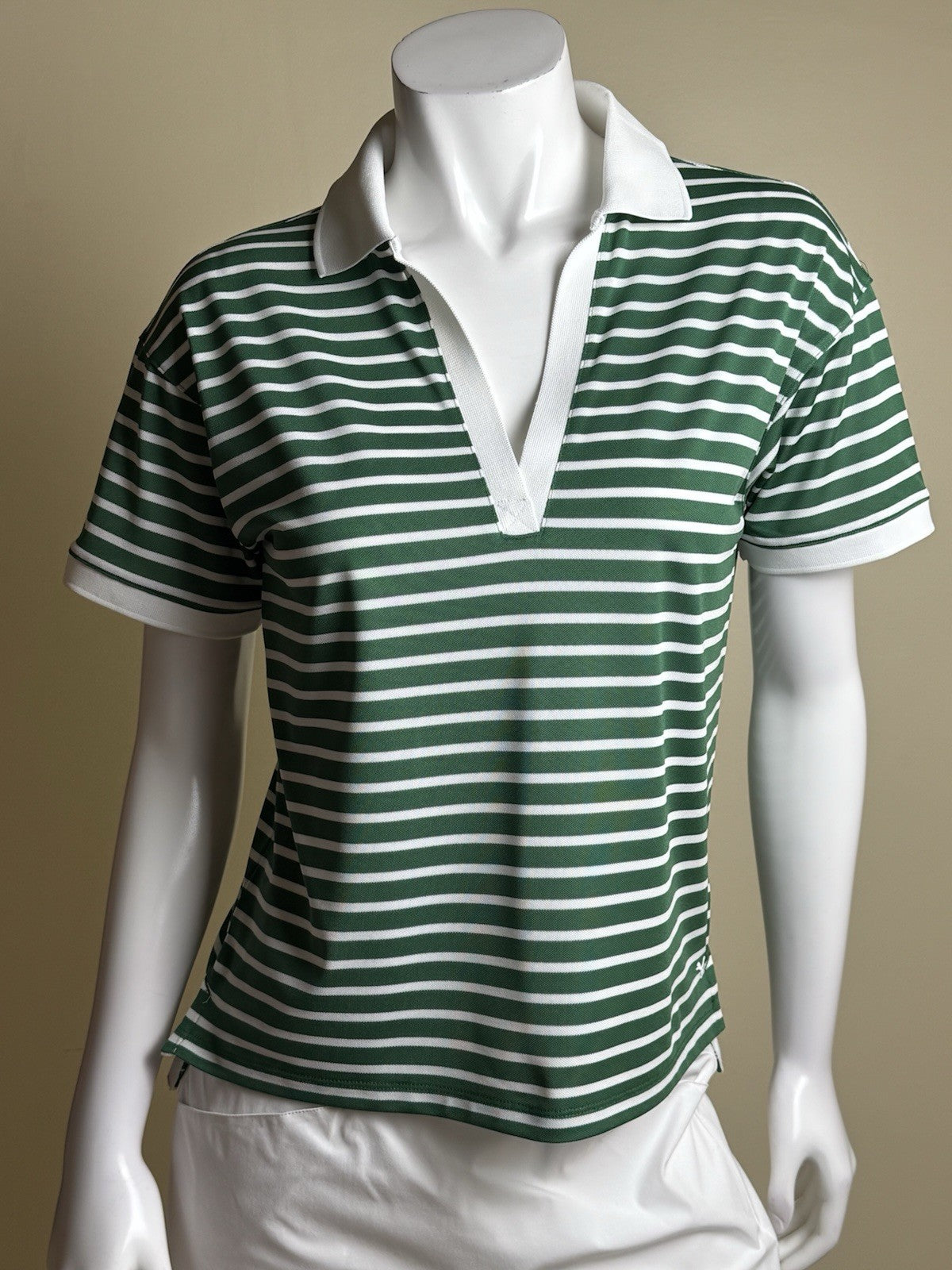 Puma Women's Golf Shirt Size S.   (B.182)