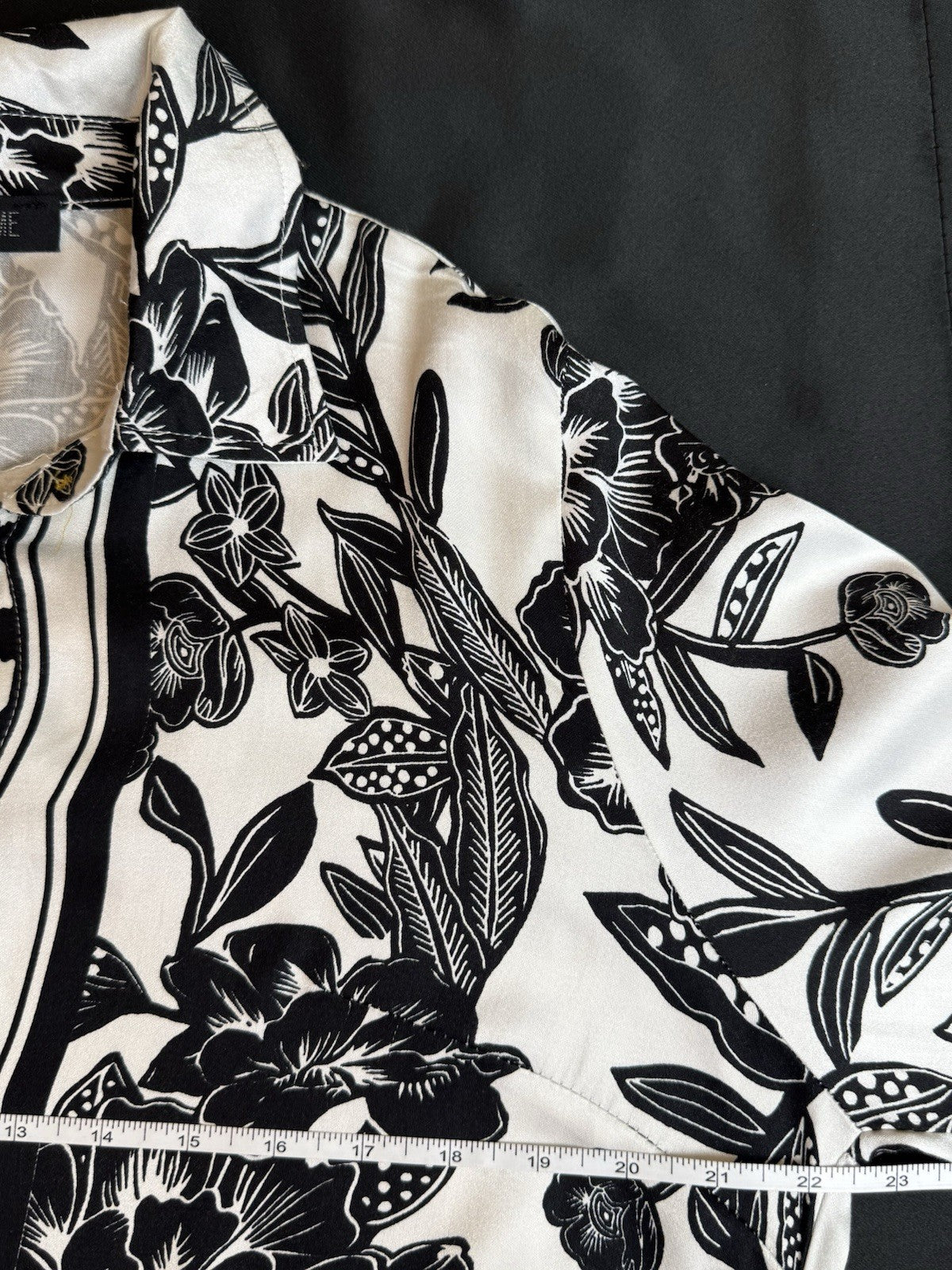 Rose & Thyme Women’s. Black/White Shirt Sz M  ( B.165)