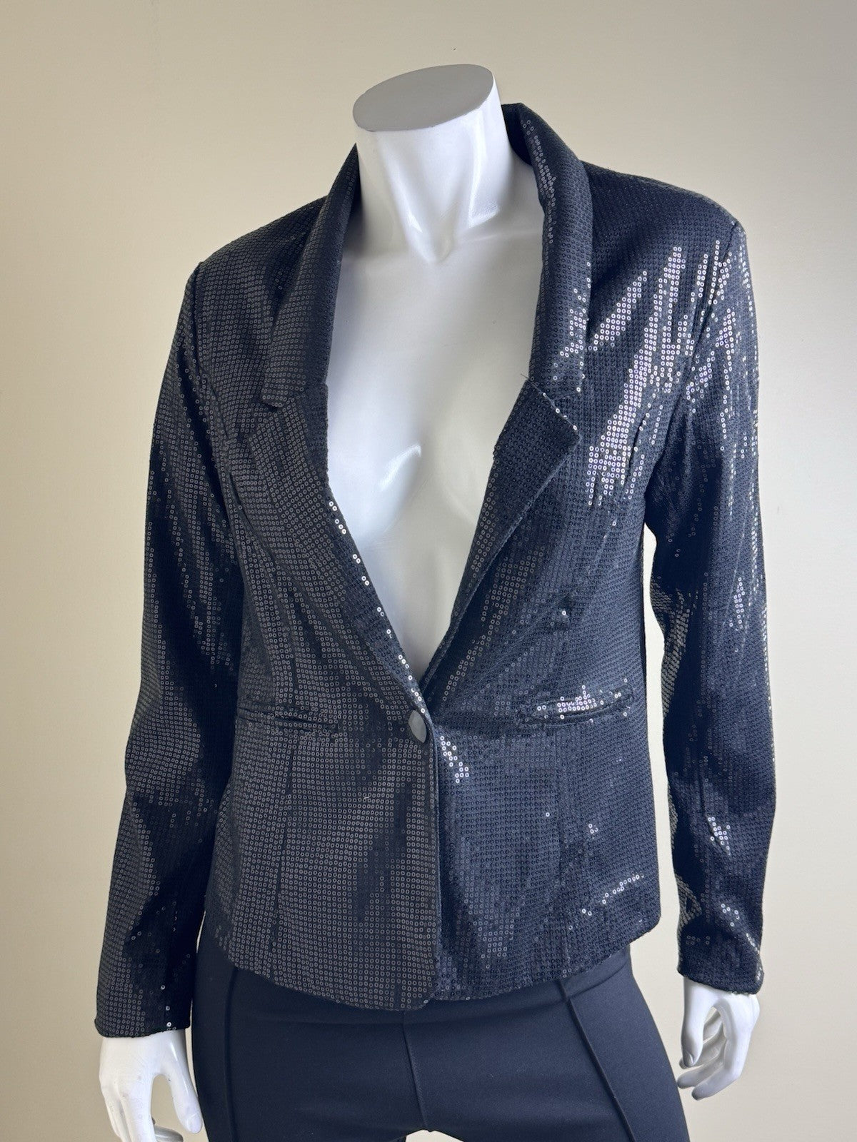 $99 Robert Louis Women’s Sequined Black Blazer Sz S.  (B.150)
