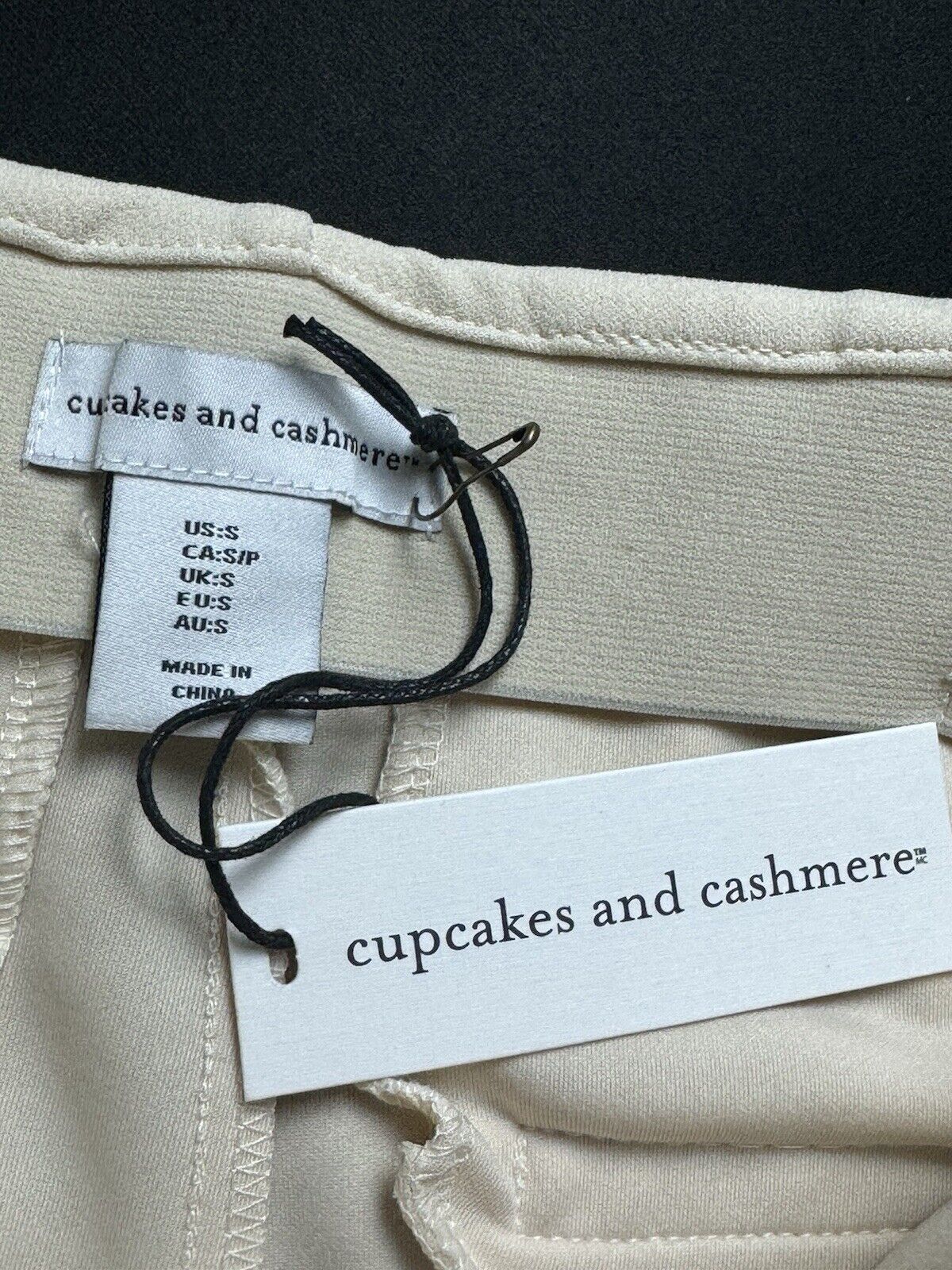 Cupcakes and Cashmere Beige stretch Pants Size S. (B.86)