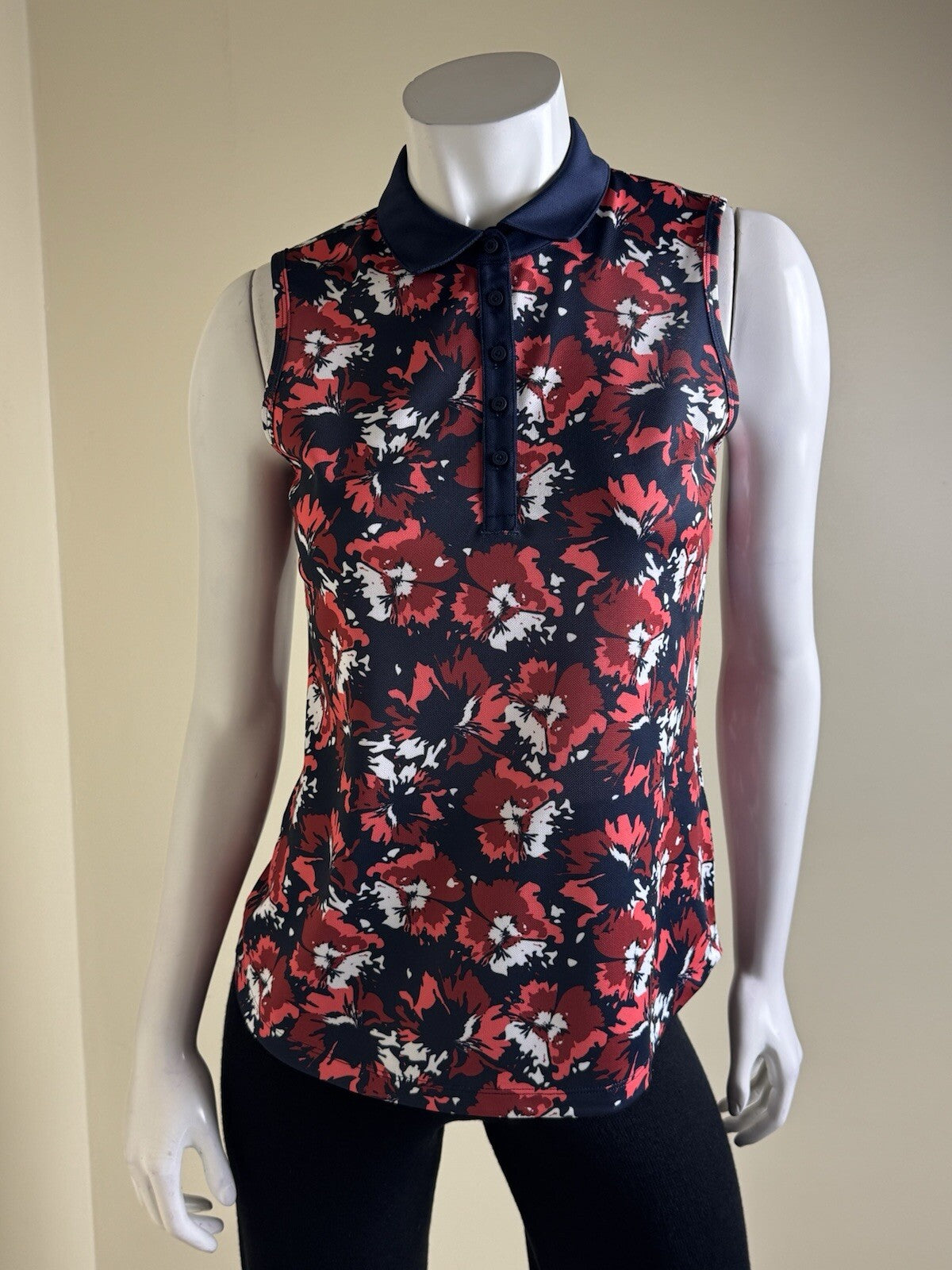 Puma Women’s Golf Shirt Sleeveless Sz S.  (B.130/7)