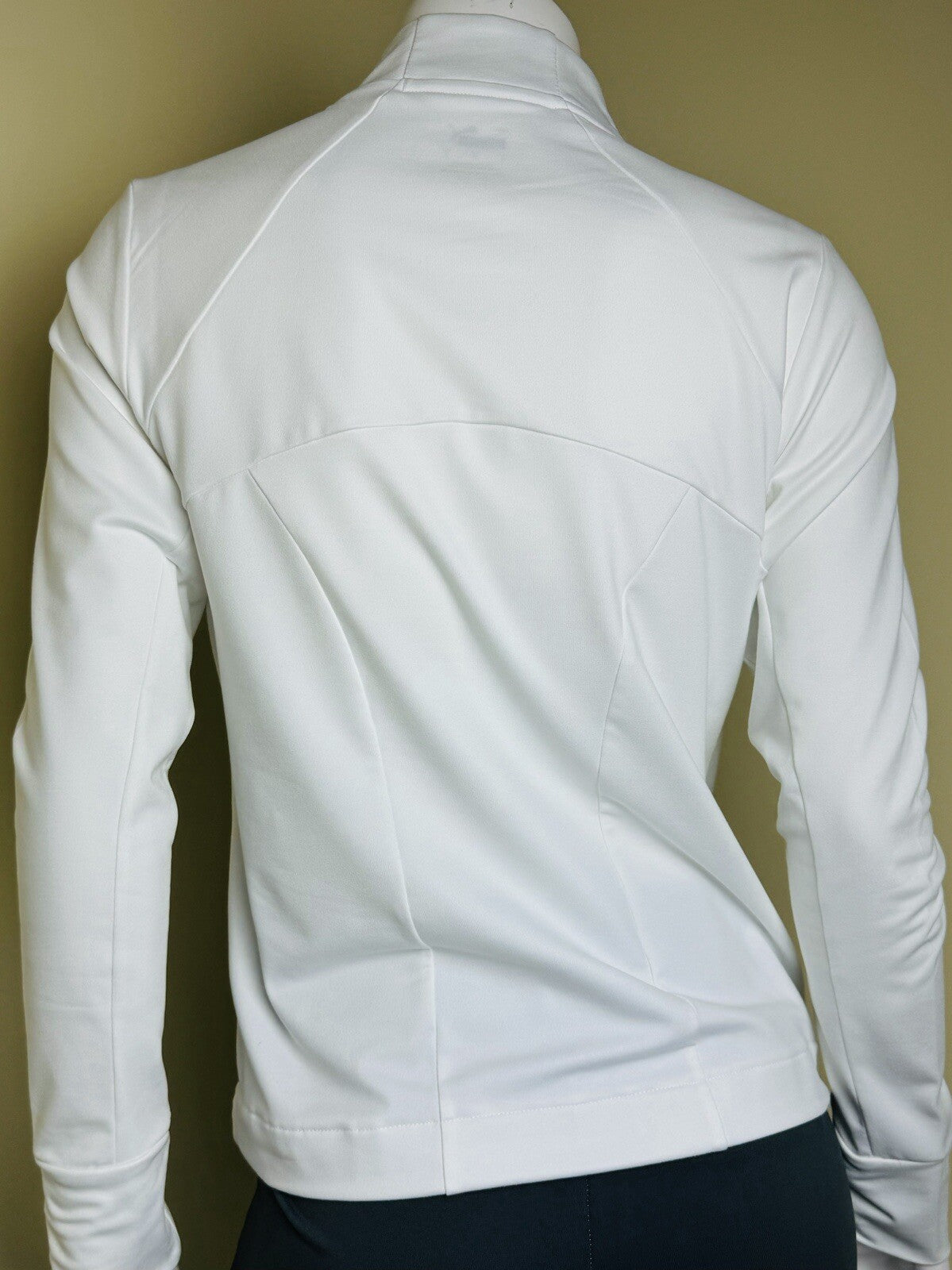 PUMA Women's White Jacket Pockets Sz S.  (B.112)