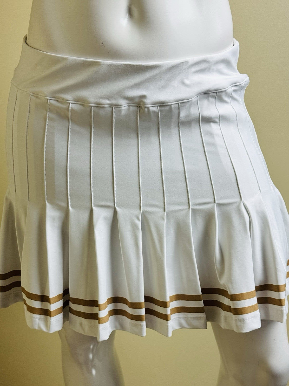 Smith & Quinn Athletic Skort Skirt Sz L.      (B.154))