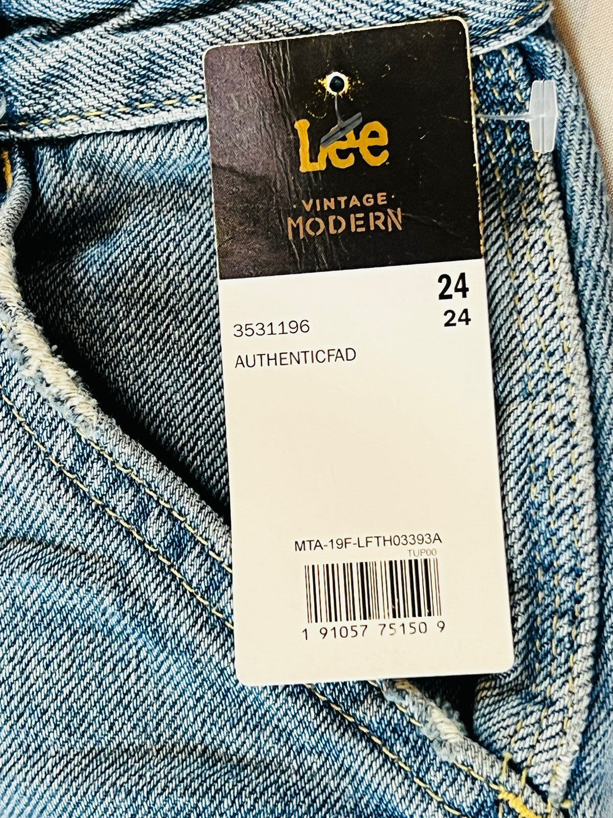 LEE Women’s Vintage Modern High Rise Jean Size 24 M