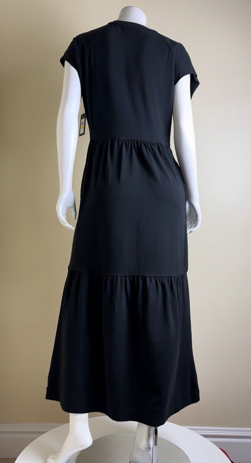 $129 DKNY Women’s Sz M Black Dress  (B.84)