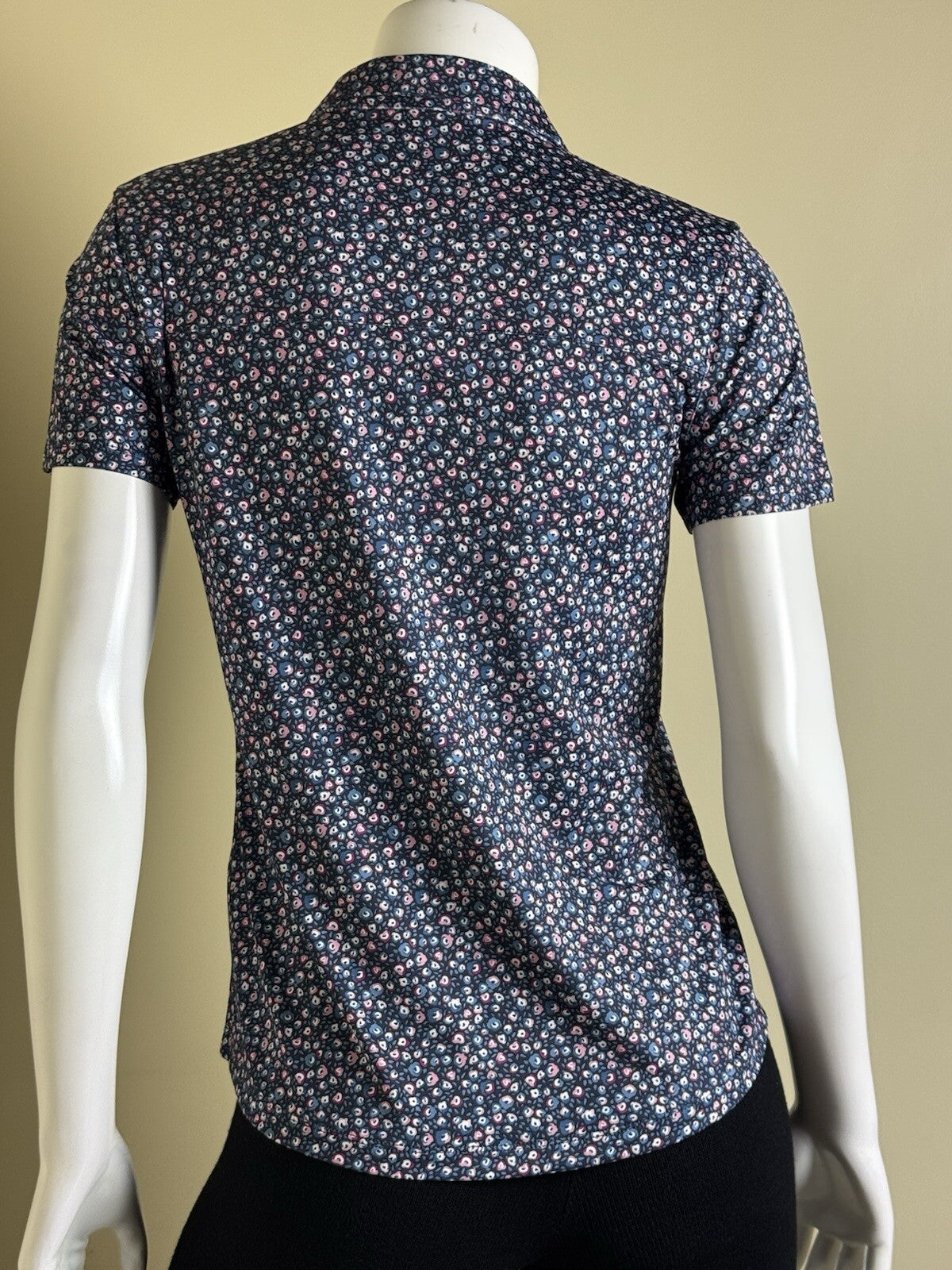 Puma Women’s Golf Shirt Sz S.   (B.131/1)