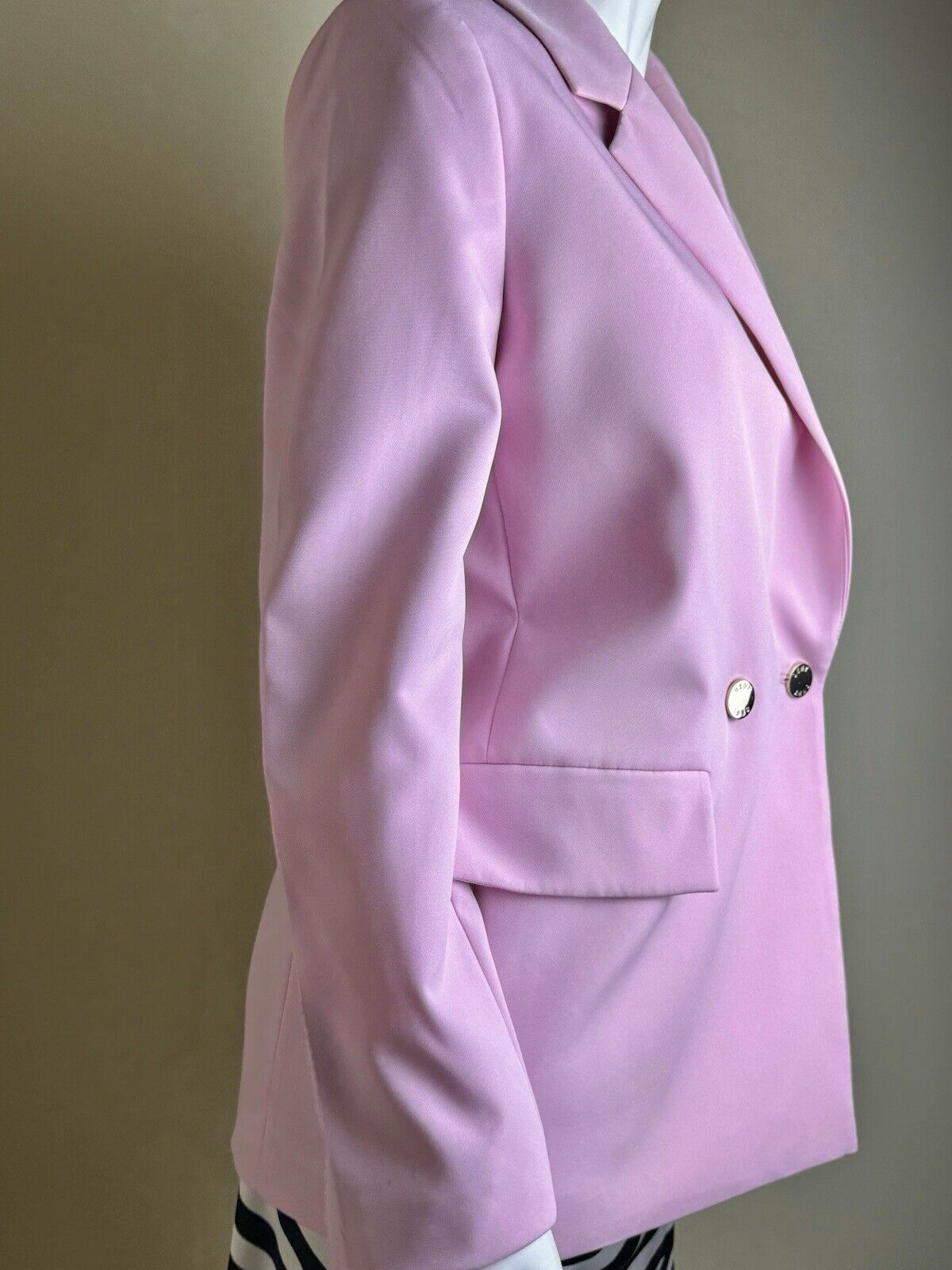 DKNY Women’s Blazer Pink Jacket Size 6. (B.82)