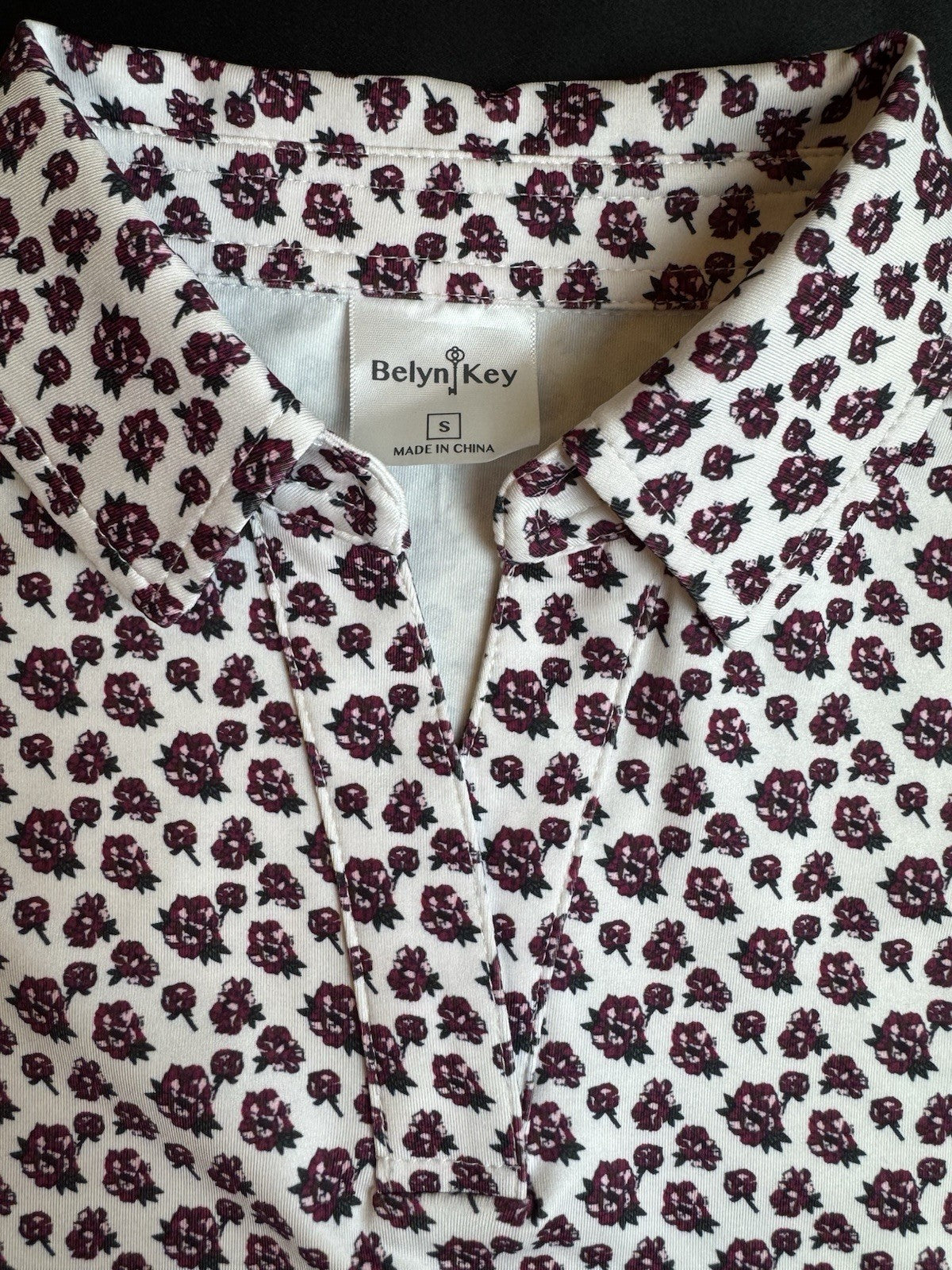 BELYN KEY Women’s Golf Shirt Sz S.    (B.165)