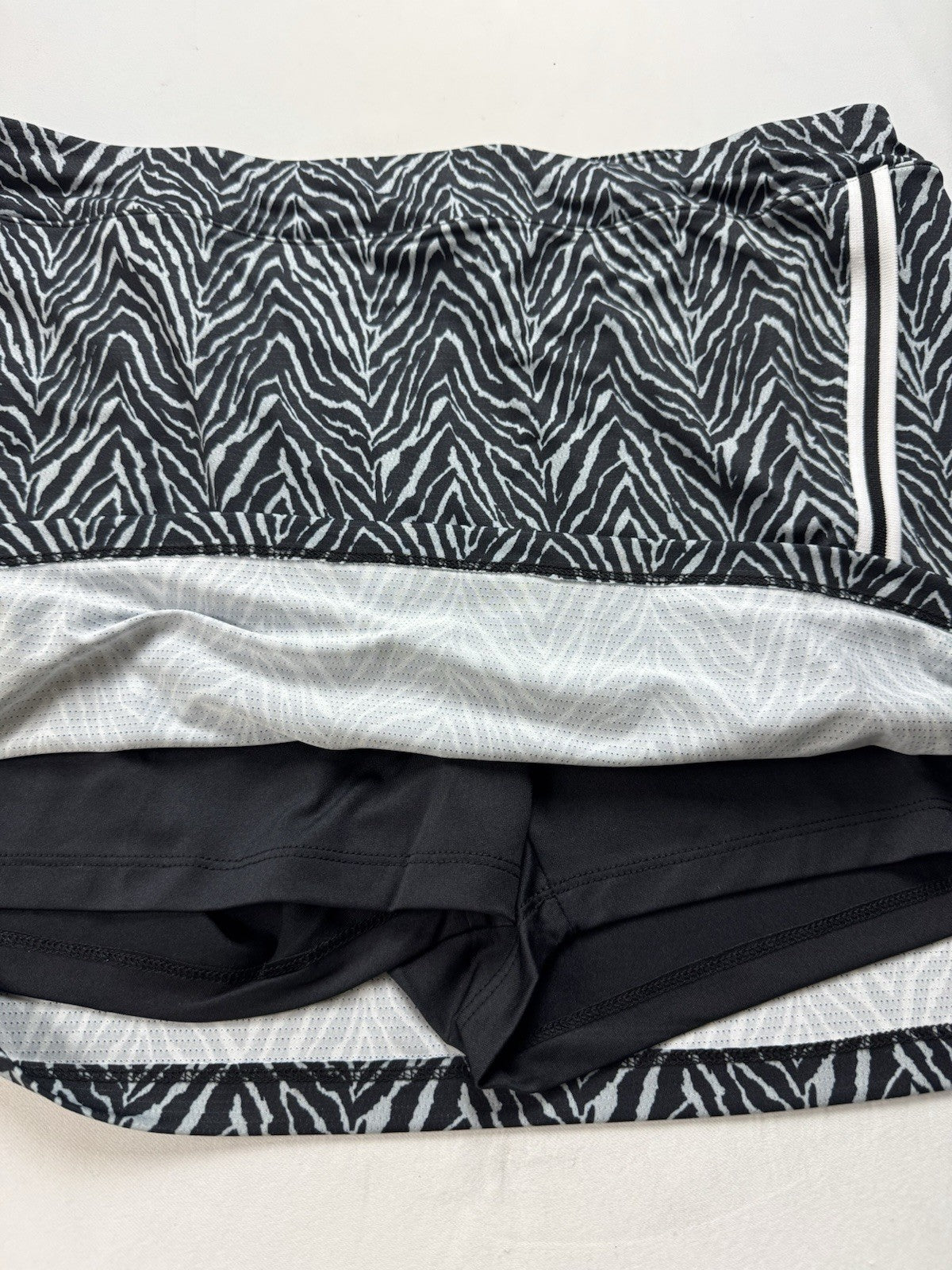 Sport Haley Women’s Golf Skirt Skort Sz L.      (B.145)