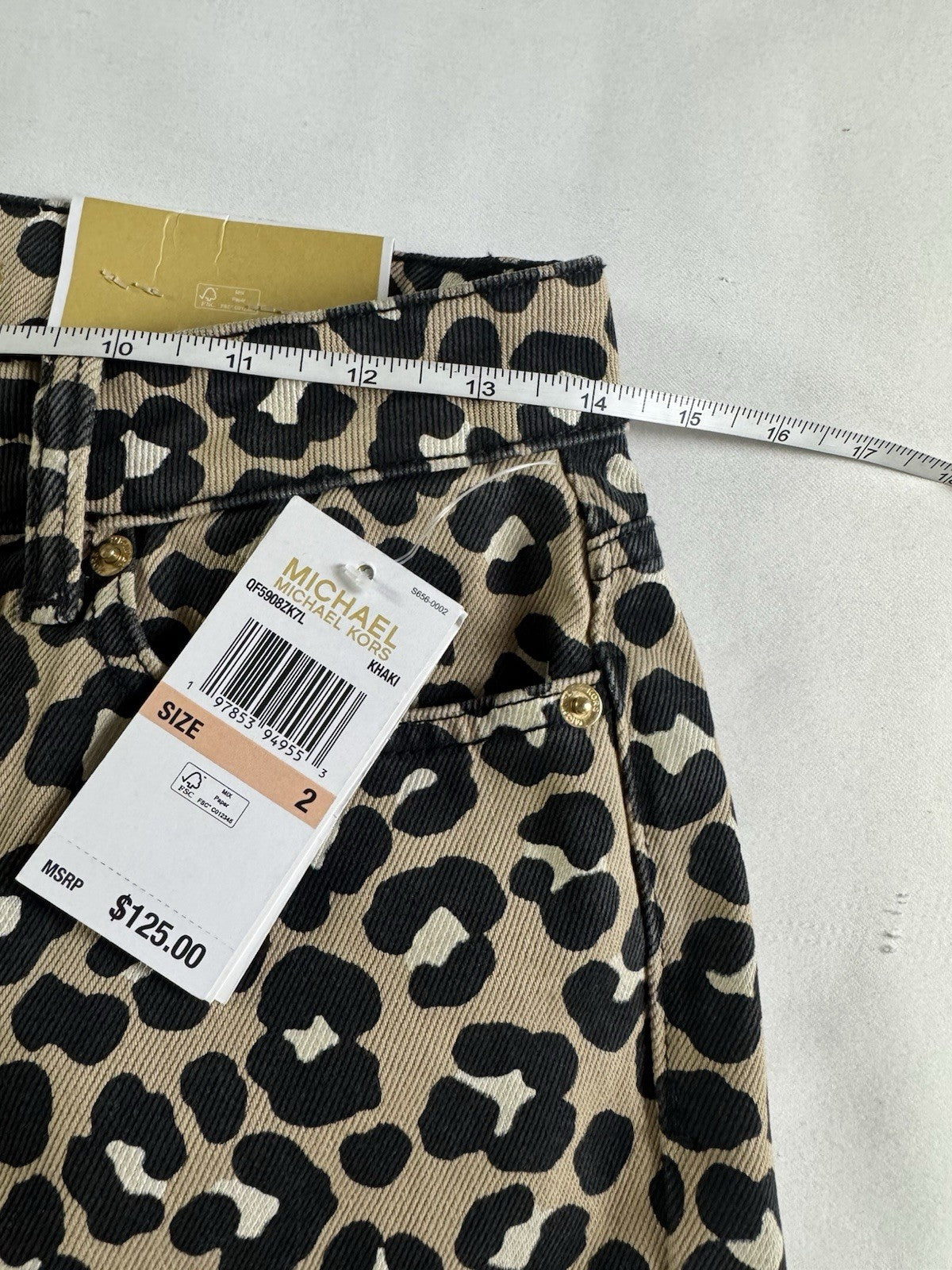 $125 Michael Kors Women’s Animal Print Jeans Sz 2.    (B.065)