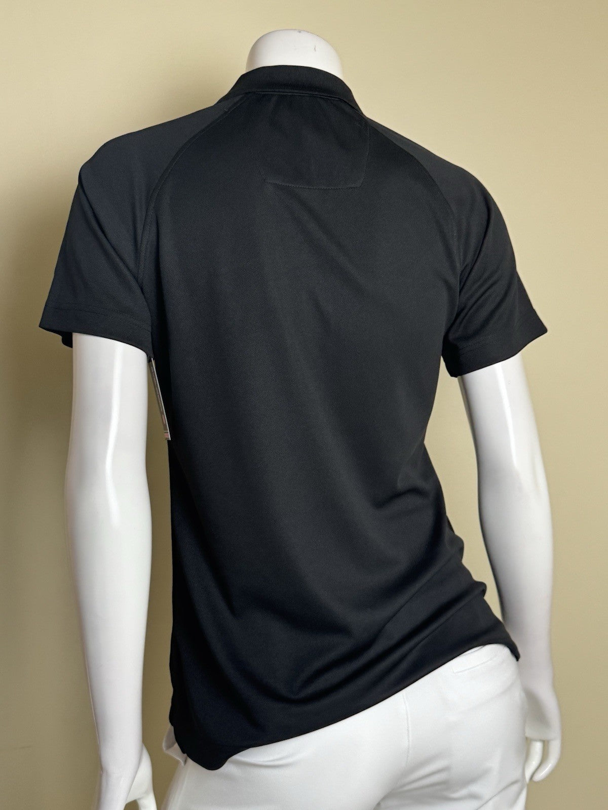 LeverWear Women's Golf shirt Sz M   (B.172)