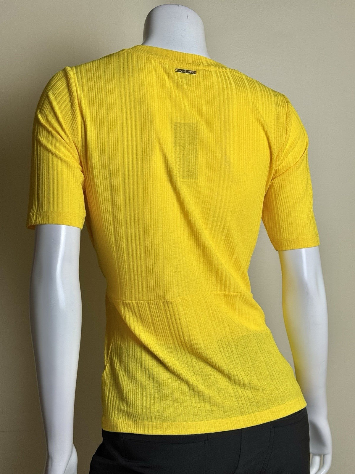 $98 Michael Kors Women’s Yellow Shirt Sz M.     (B.181)